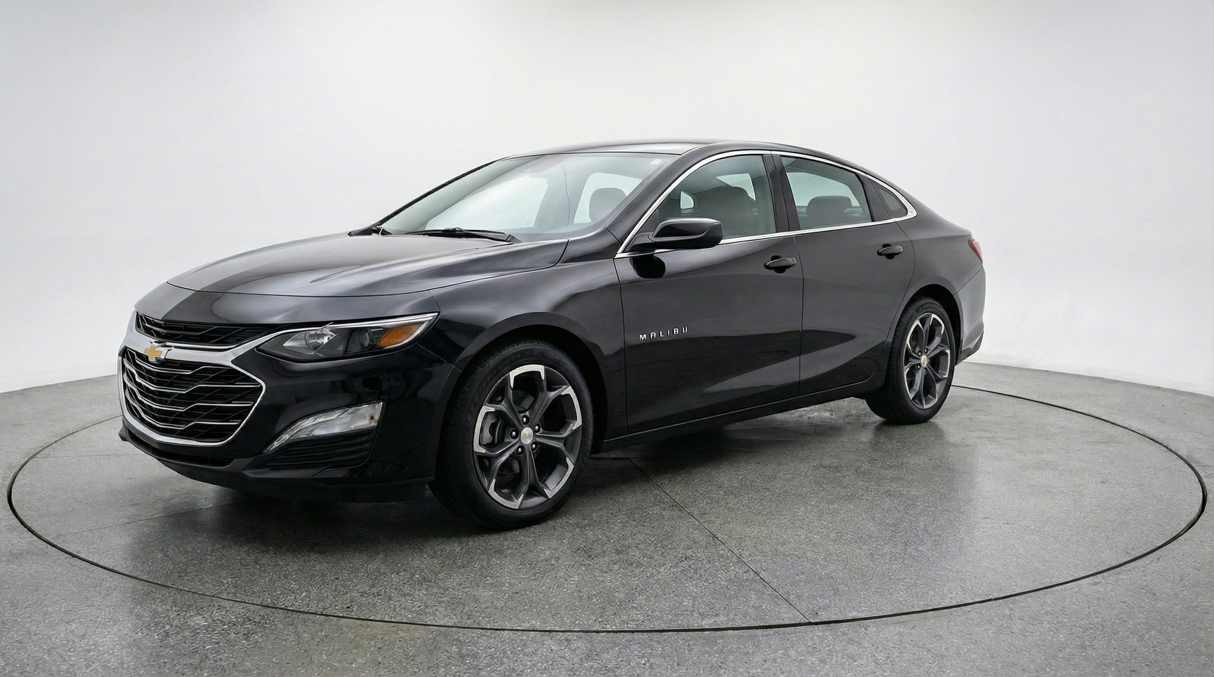 Thumbnail: 2024 Chevrolet Malibu - 3