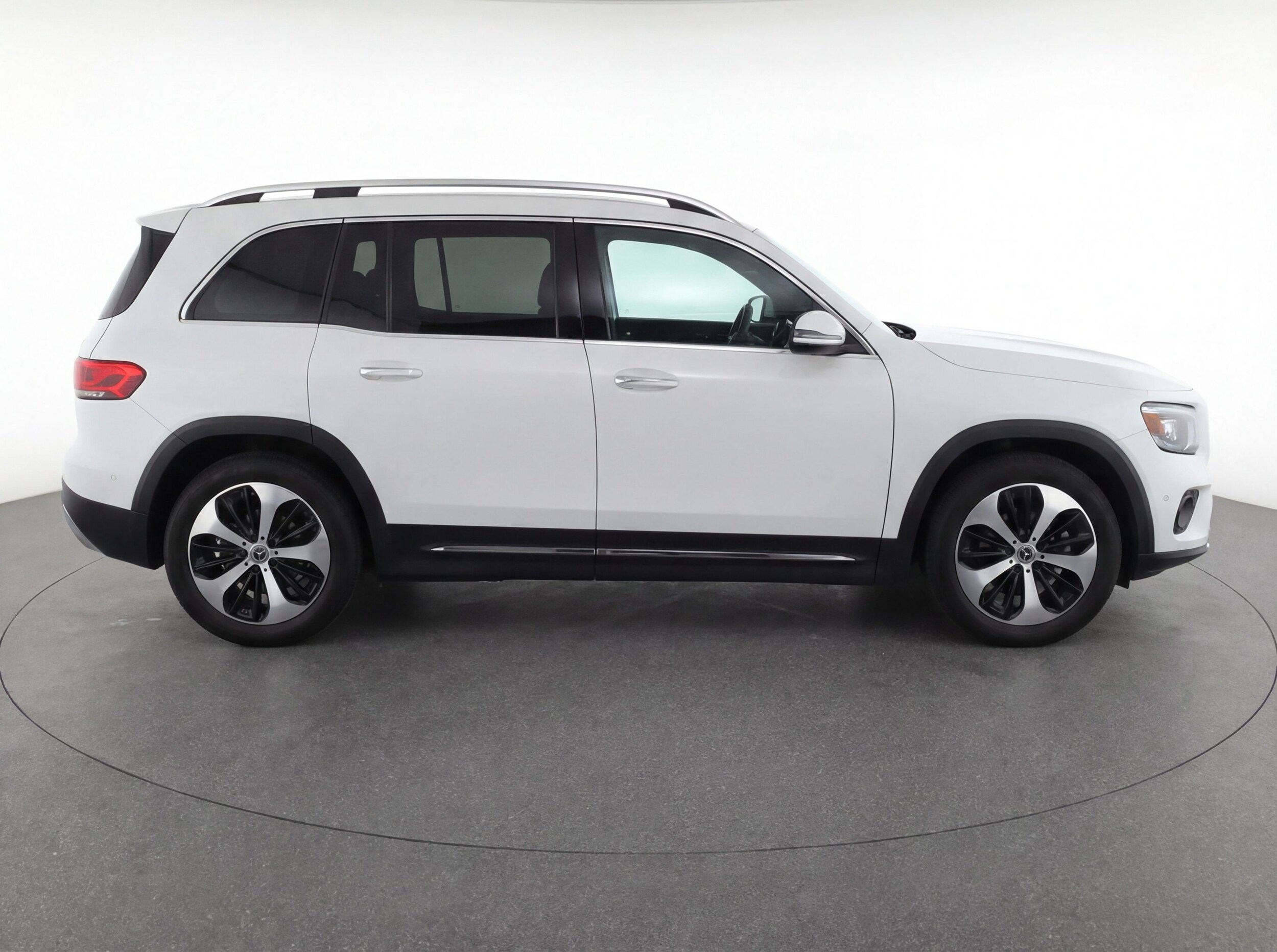 Thumbnail: 2025 Mercedes-Benz GLB - 11