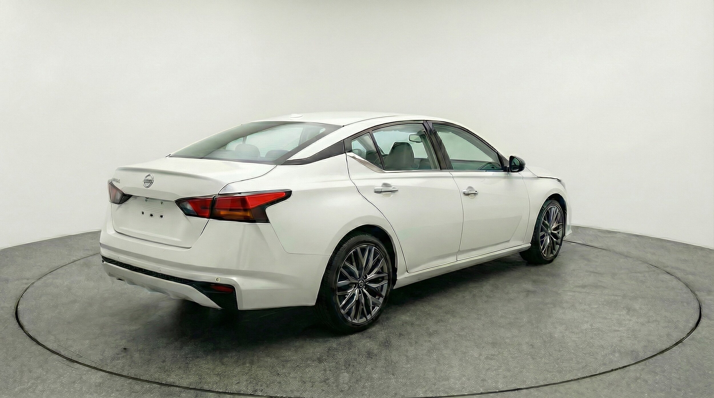 Thumbnail: 2025 Nissan Altima - 9