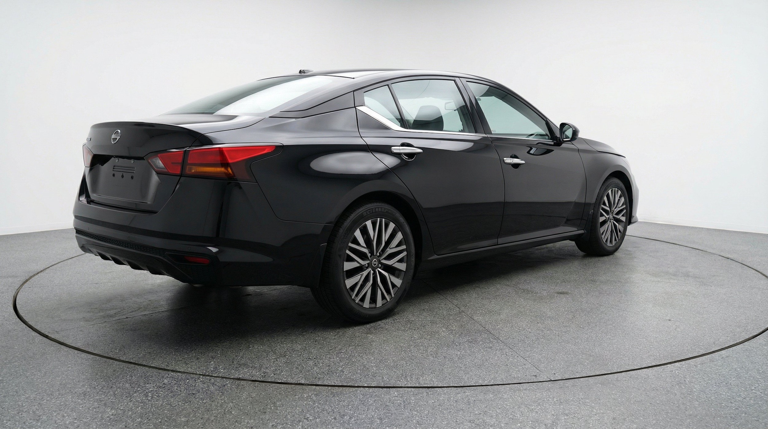 Thumbnail: 2025 Nissan Altima - 9