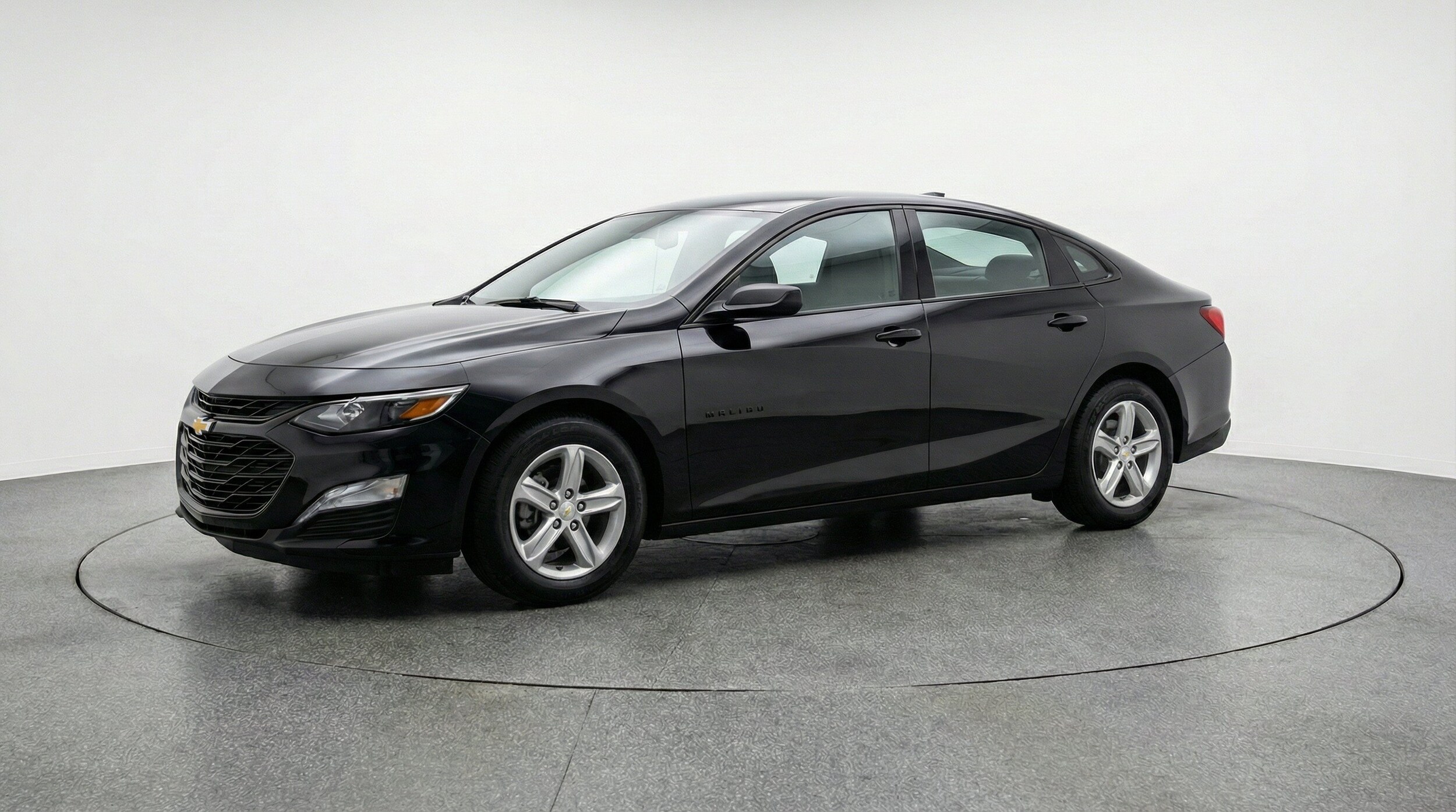 Thumbnail: 2024 Chevrolet Malibu - 3