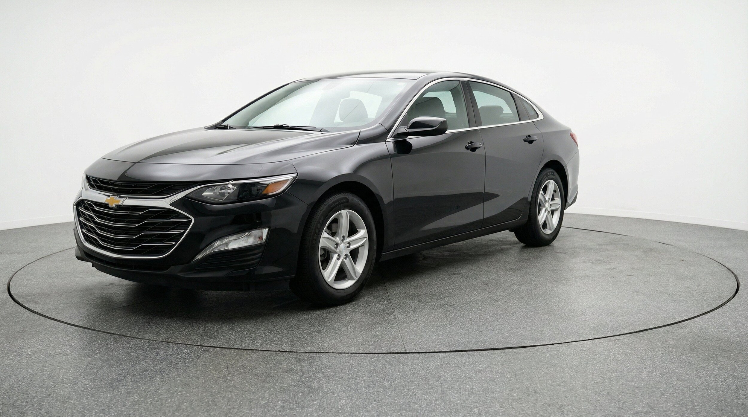 Thumbnail: 2024 Chevrolet Malibu - 3