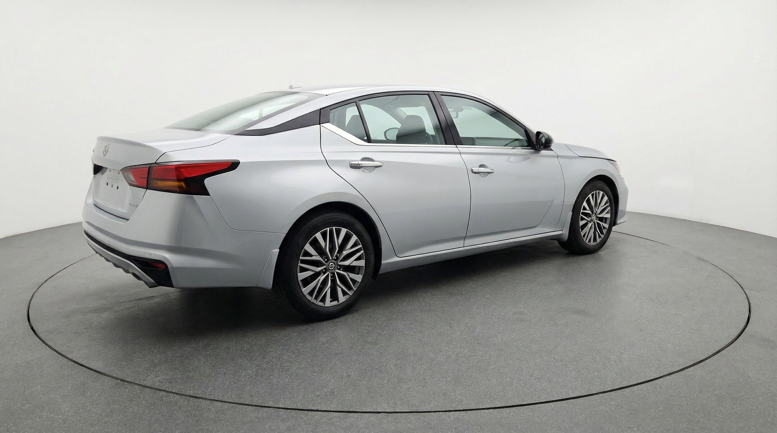 Thumbnail: 2025 Nissan Altima - 9