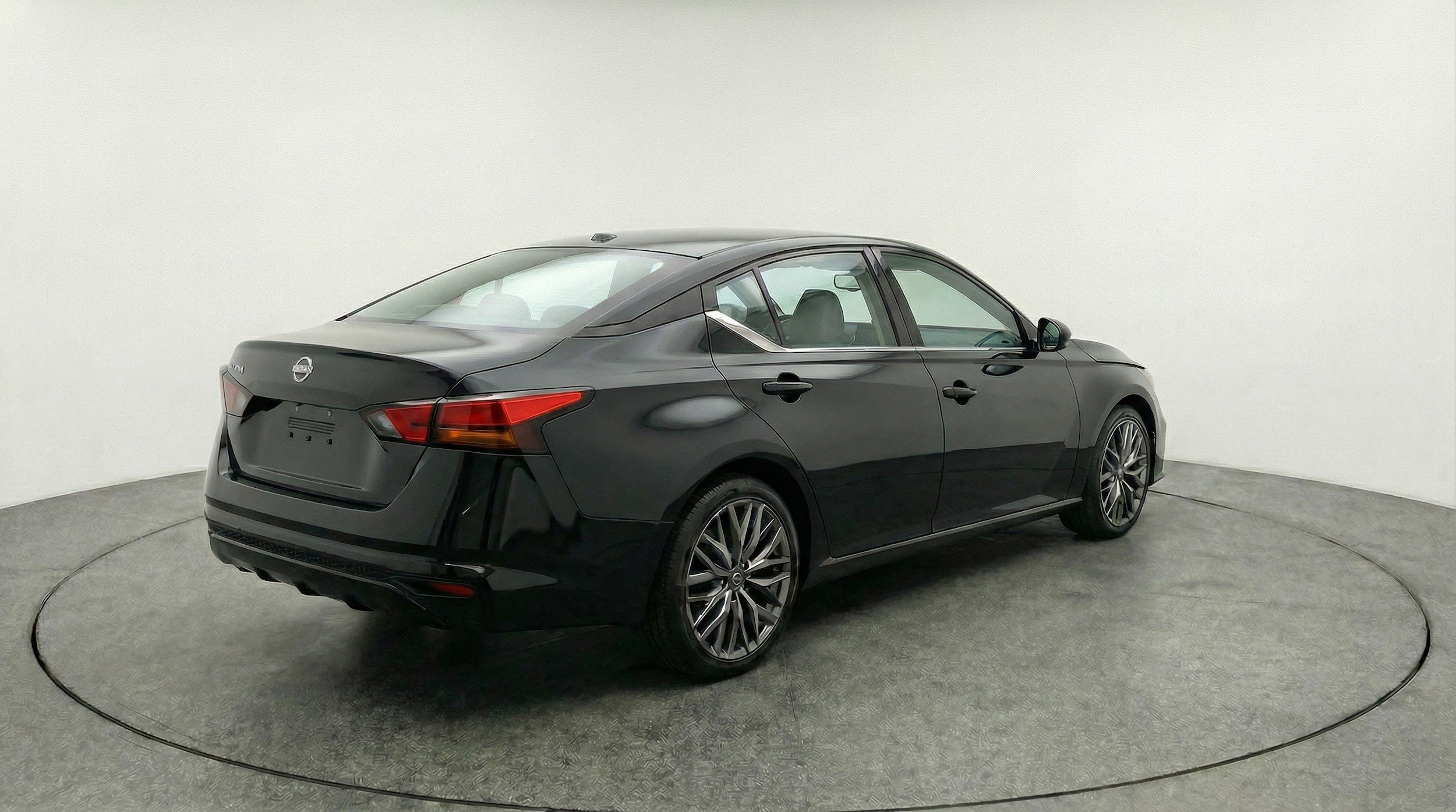 Thumbnail: 2025 Nissan Altima - 9