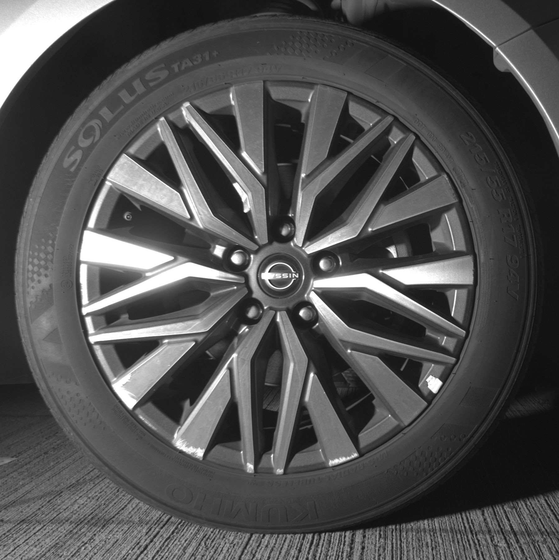 2024 Nissan Altima SV - Photo 13