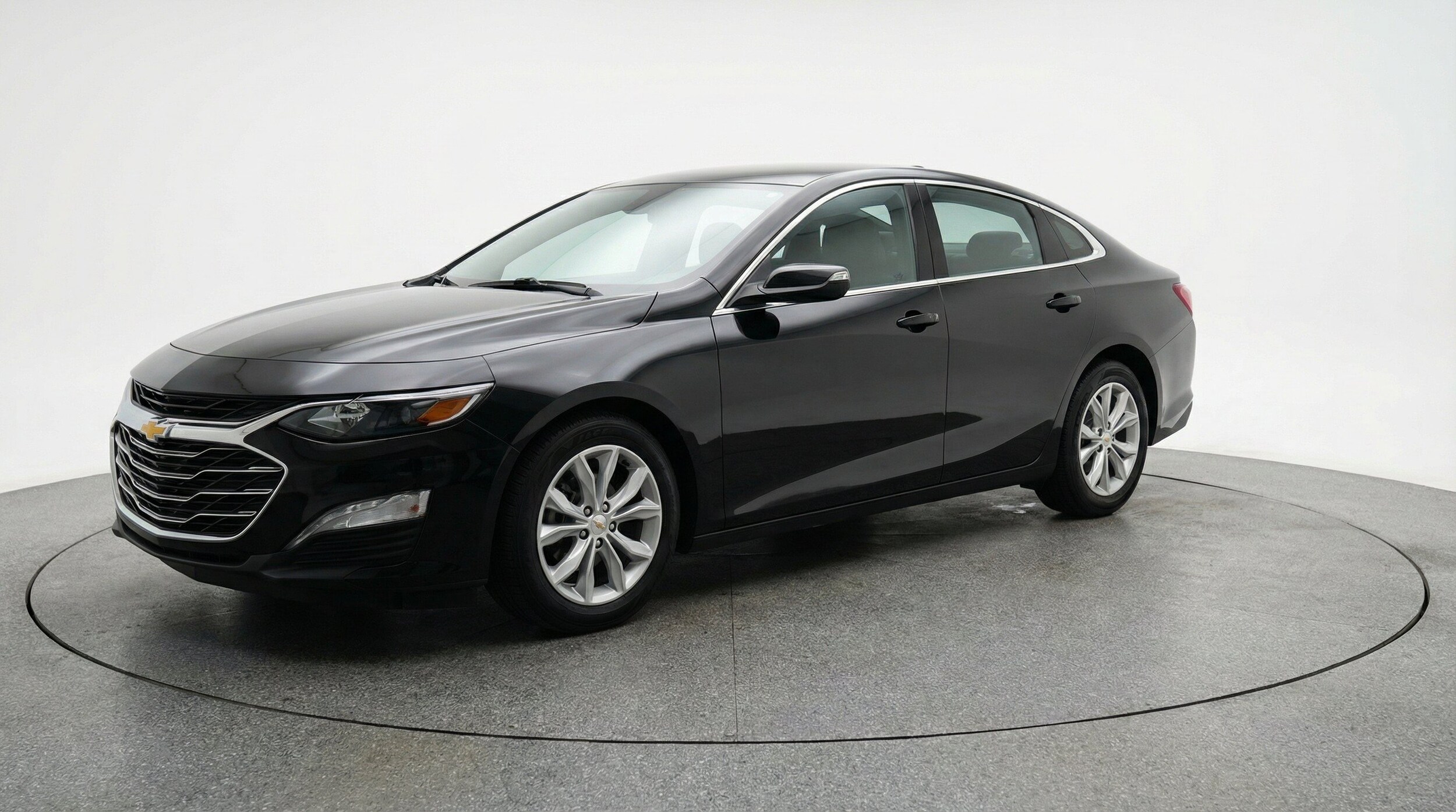 Thumbnail: 2024 Chevrolet Malibu - 3