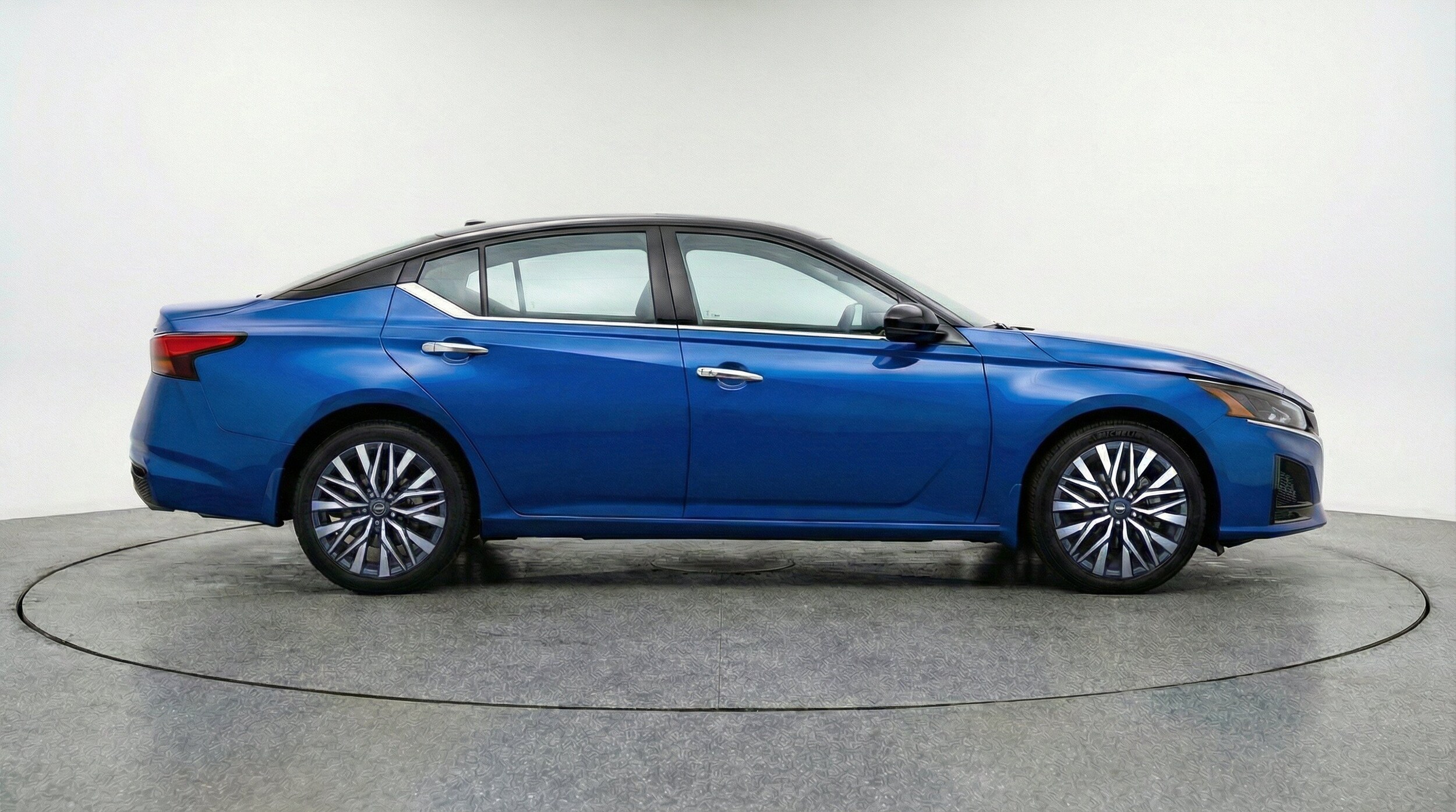 Thumbnail: 2025 Nissan Altima - 11