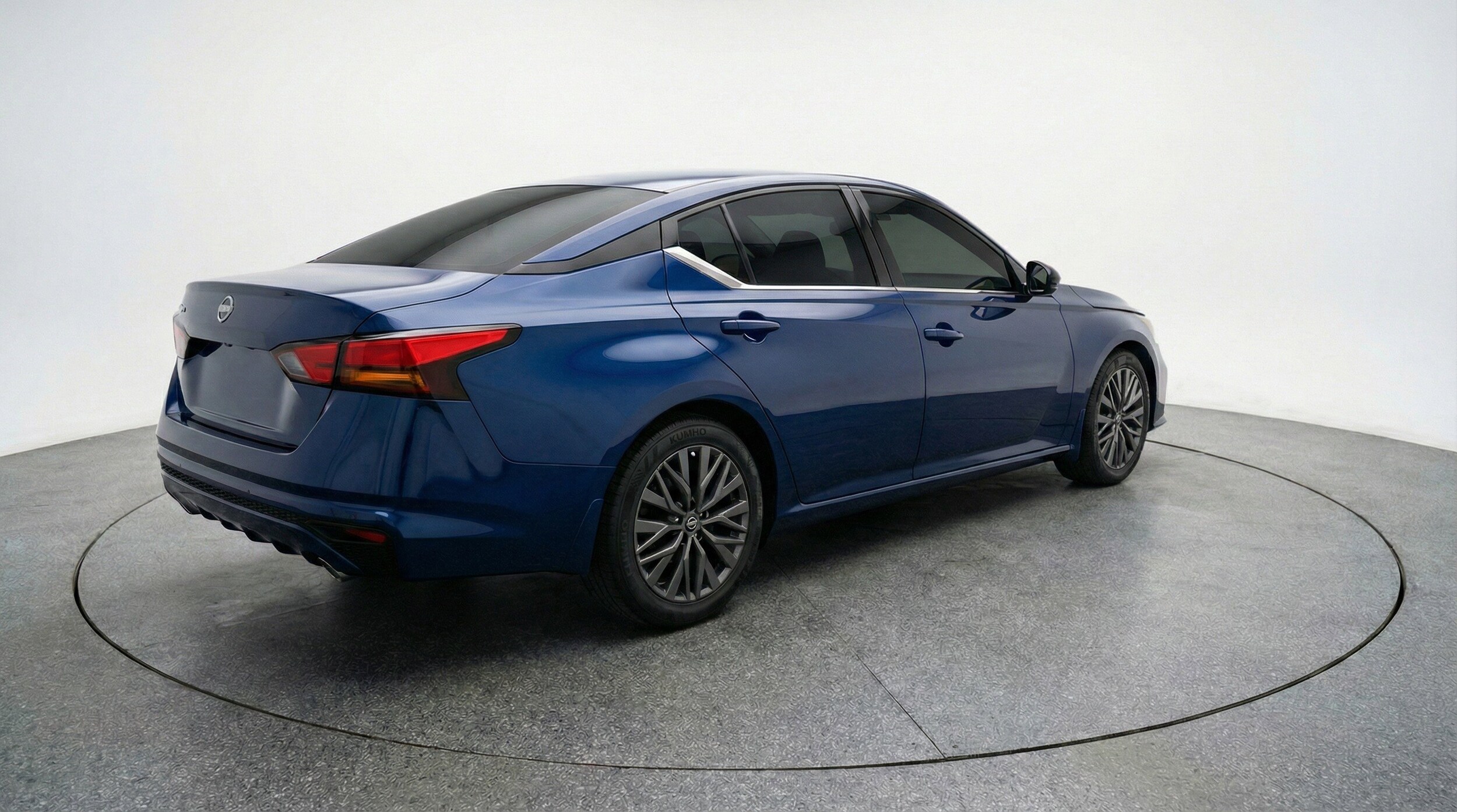 Thumbnail: 2025 Nissan Altima - 9