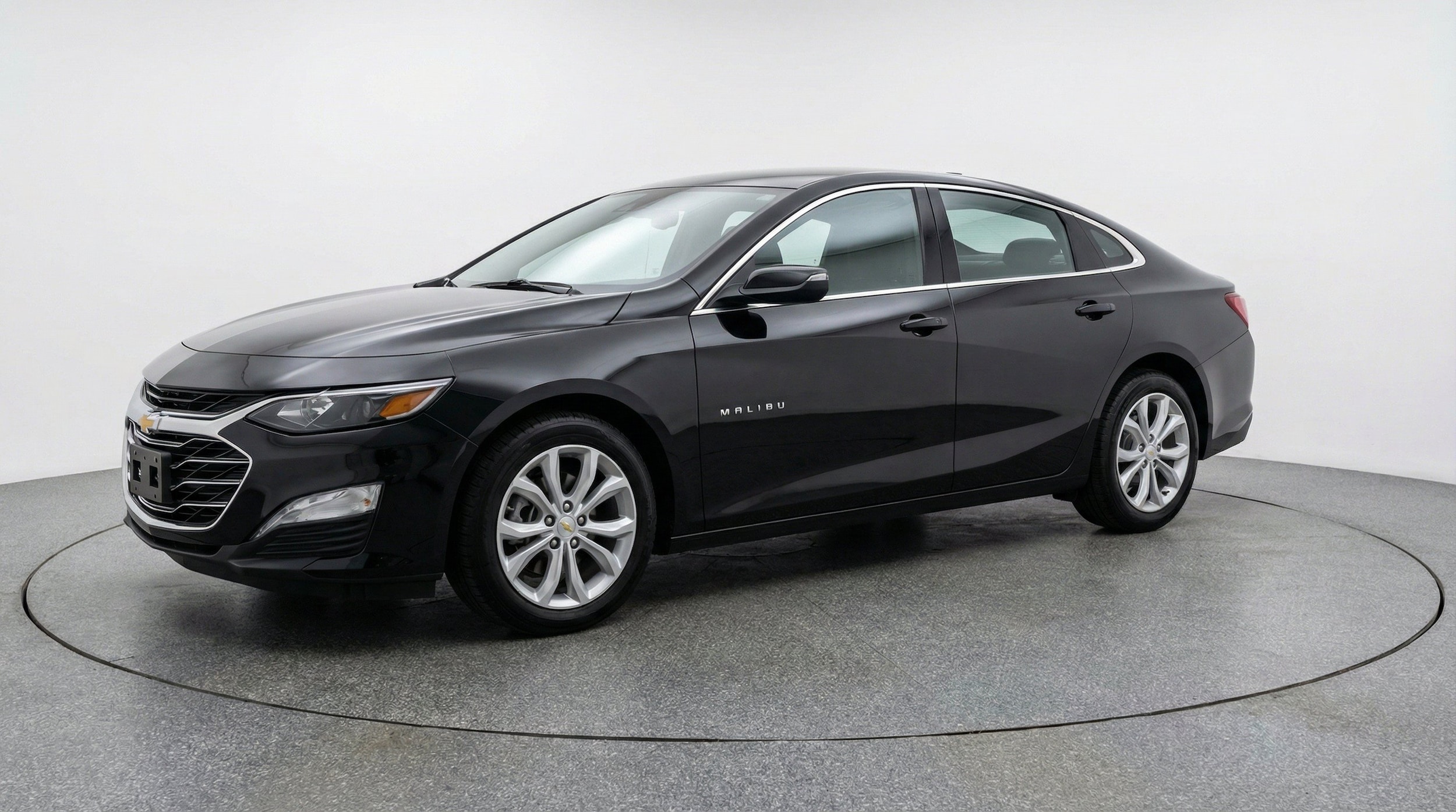 Thumbnail: 2024 Chevrolet Malibu - 3