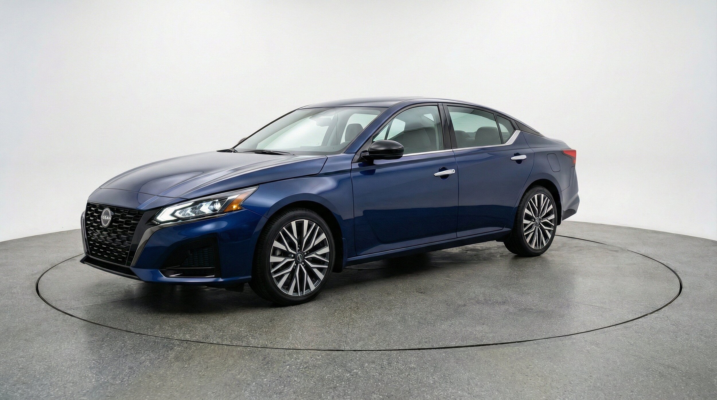 Thumbnail: 2025 Nissan Altima - 3