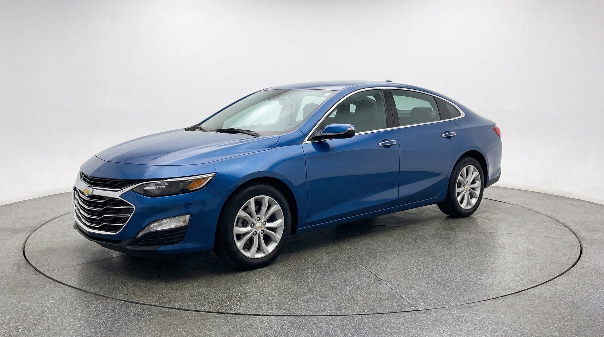 Thumbnail: 2024 Chevrolet Malibu - 3