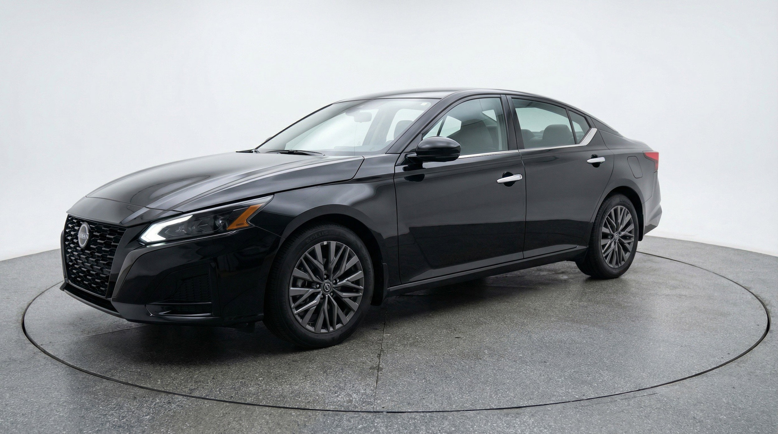 Thumbnail: 2025 Nissan Altima - 3