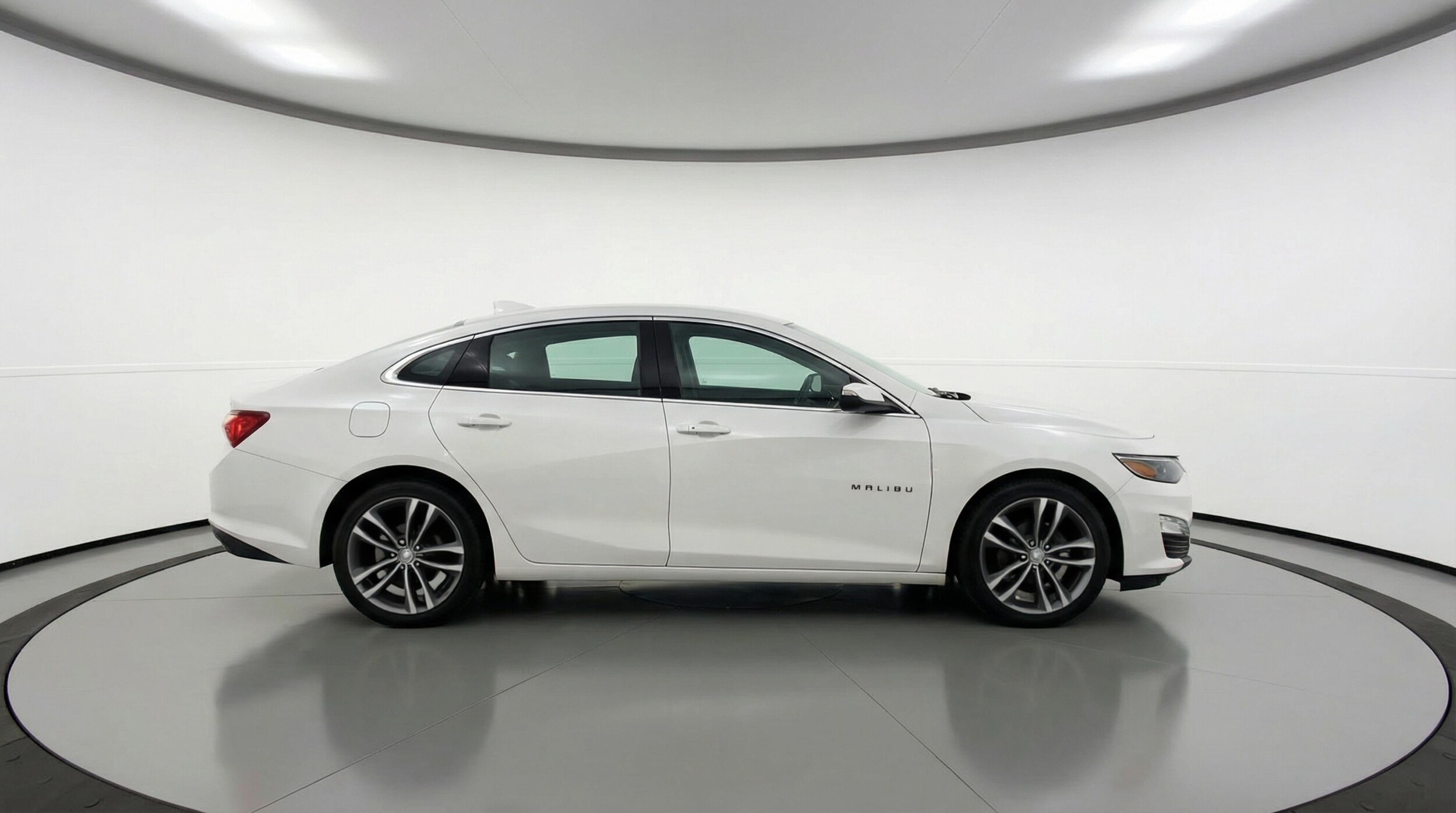 Thumbnail: 2024 Chevrolet Malibu - 10