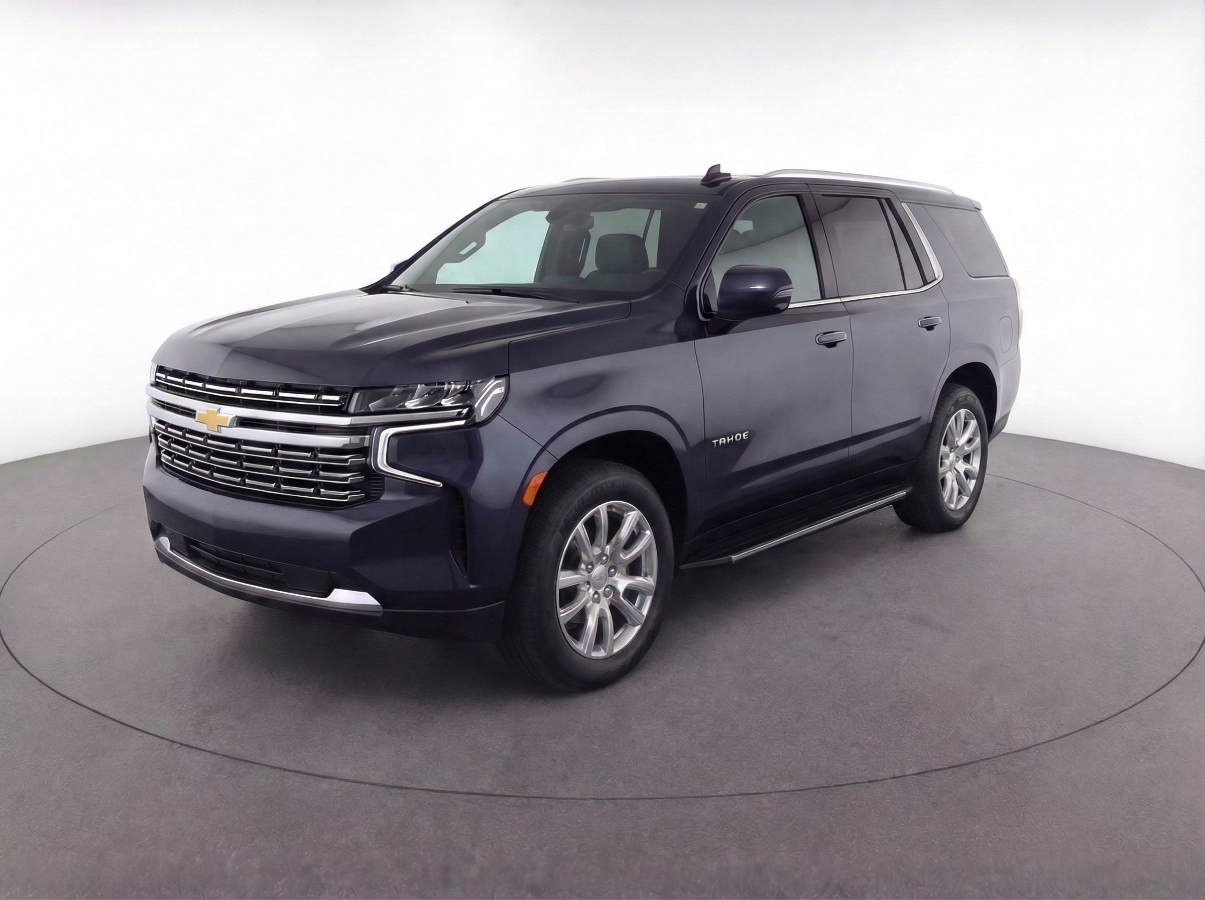 Thumbnail: 2023 Chevrolet Suburban - 3