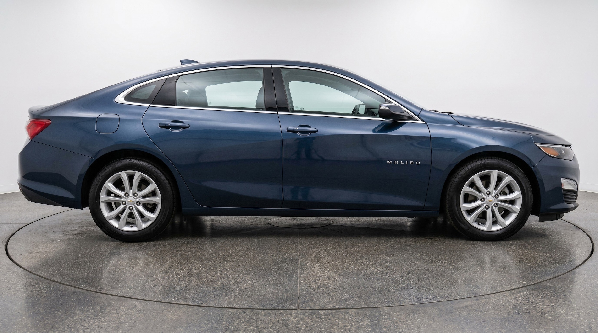 Thumbnail: 2023 Chevrolet Malibu - 11