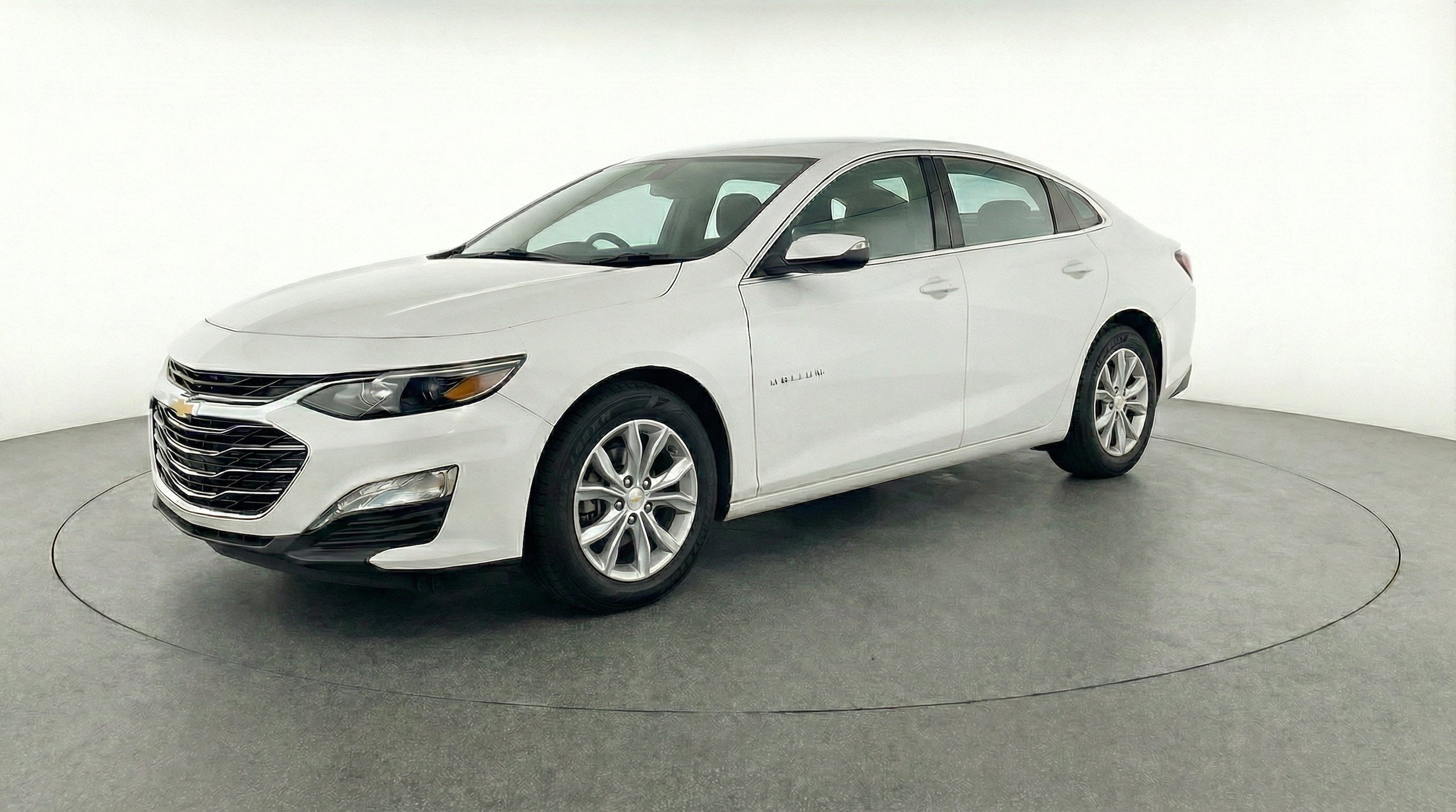 Thumbnail: 2024 Chevrolet Malibu - 3
