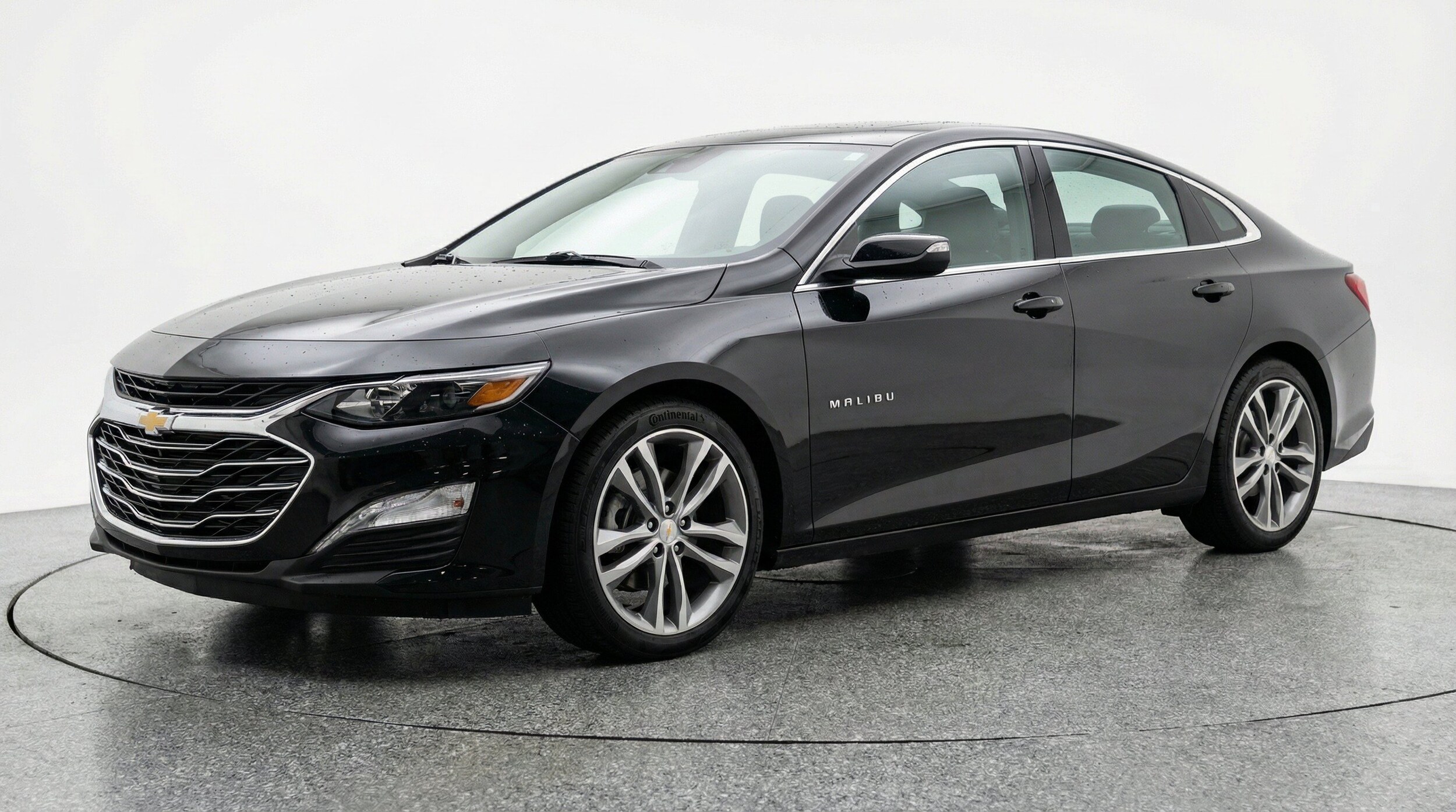 Thumbnail: 2024 Chevrolet Malibu - 3