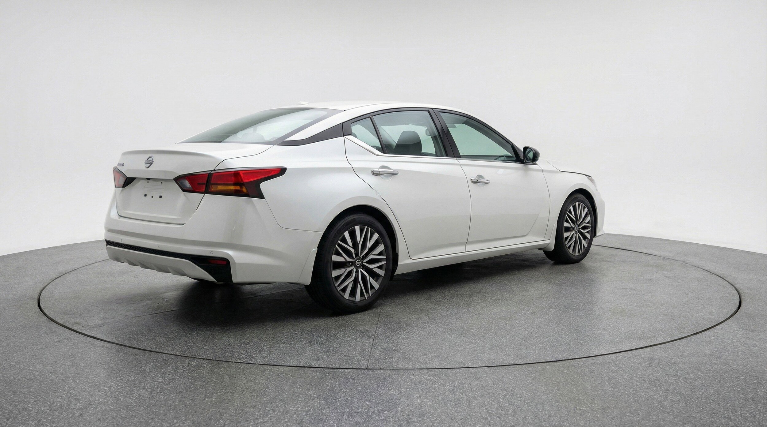 Thumbnail: 2025 Nissan Altima - 9