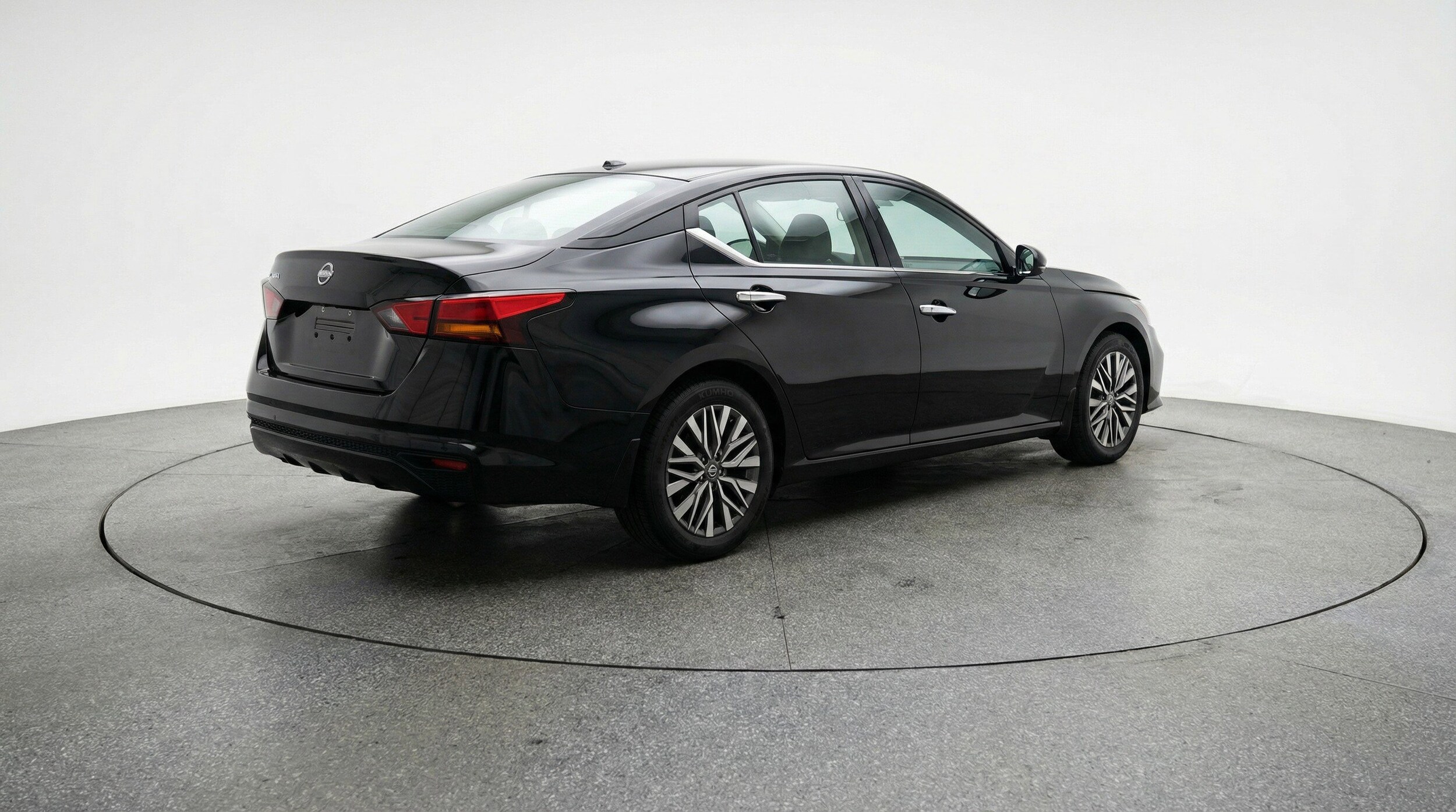 Thumbnail: 2025 Nissan Altima - 9