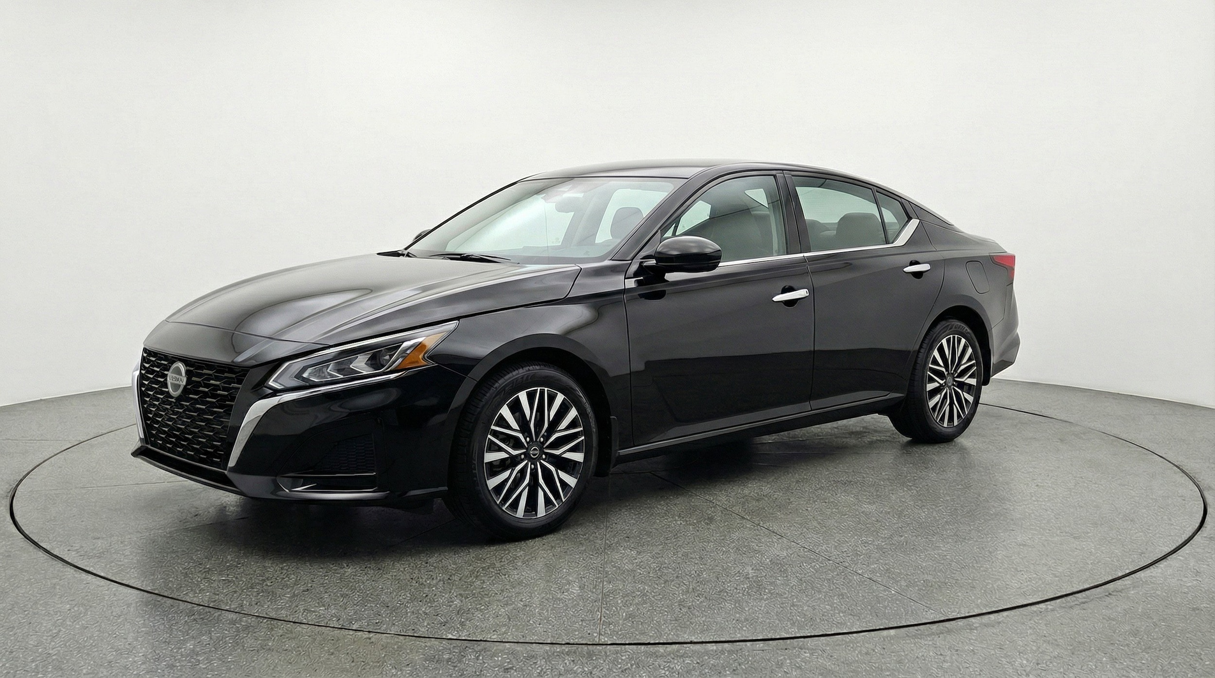 Thumbnail: 2025 Nissan Altima - 3