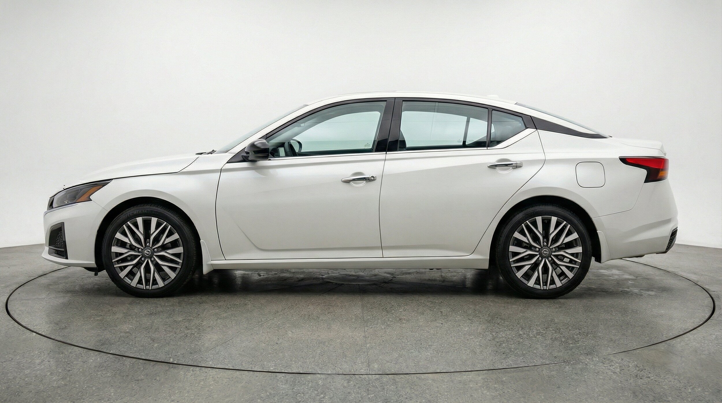 Thumbnail: 2025 Nissan Altima - 5