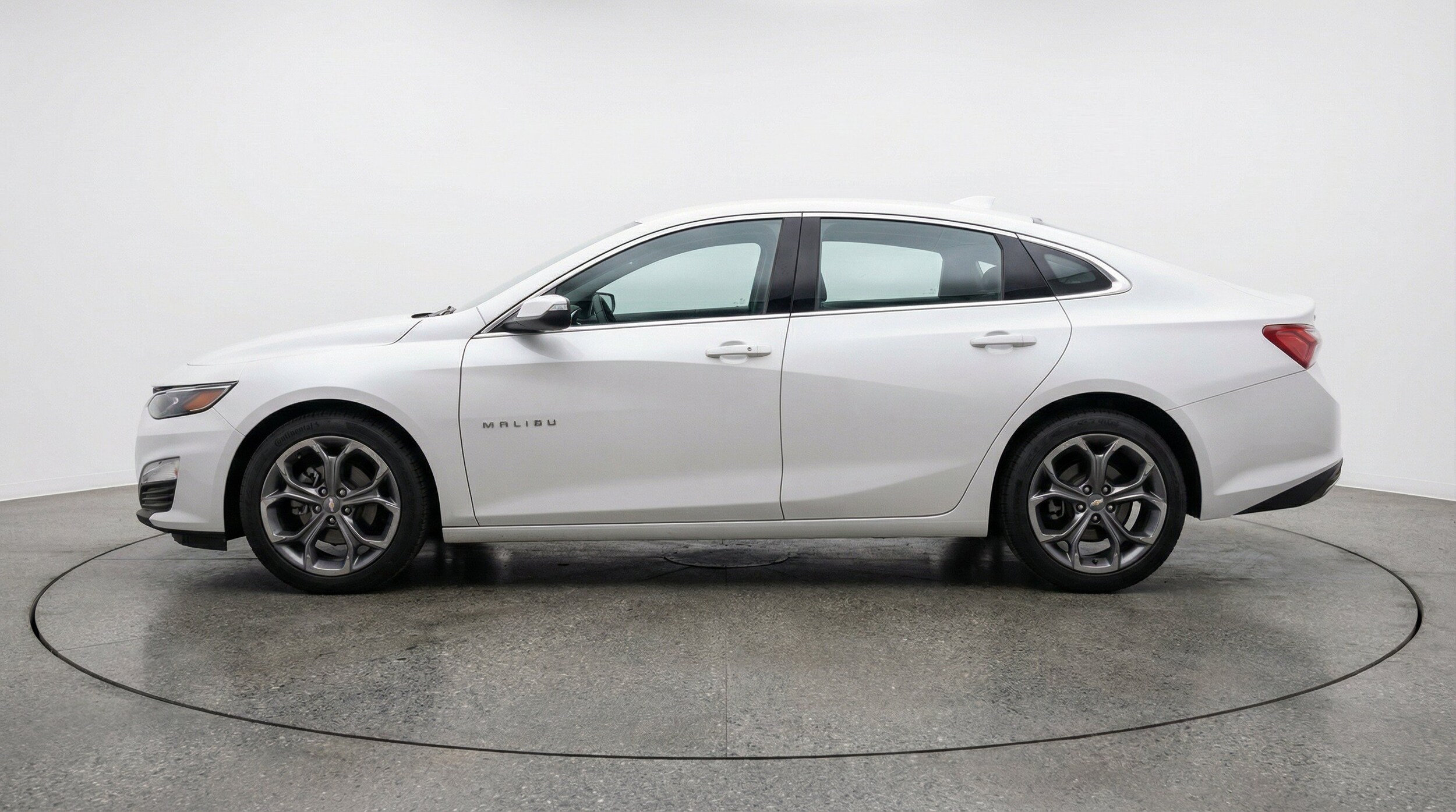 Thumbnail: 2024 Chevrolet Malibu - 5