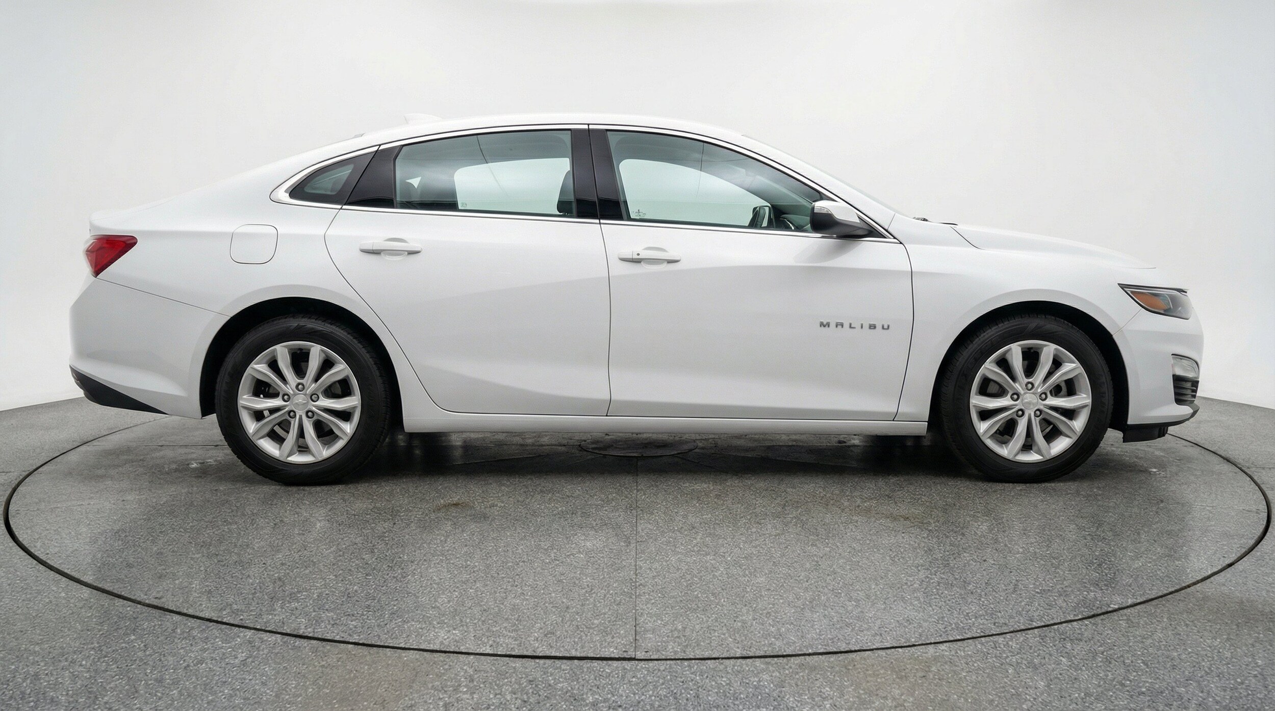 Thumbnail: 2024 Chevrolet Malibu - 11