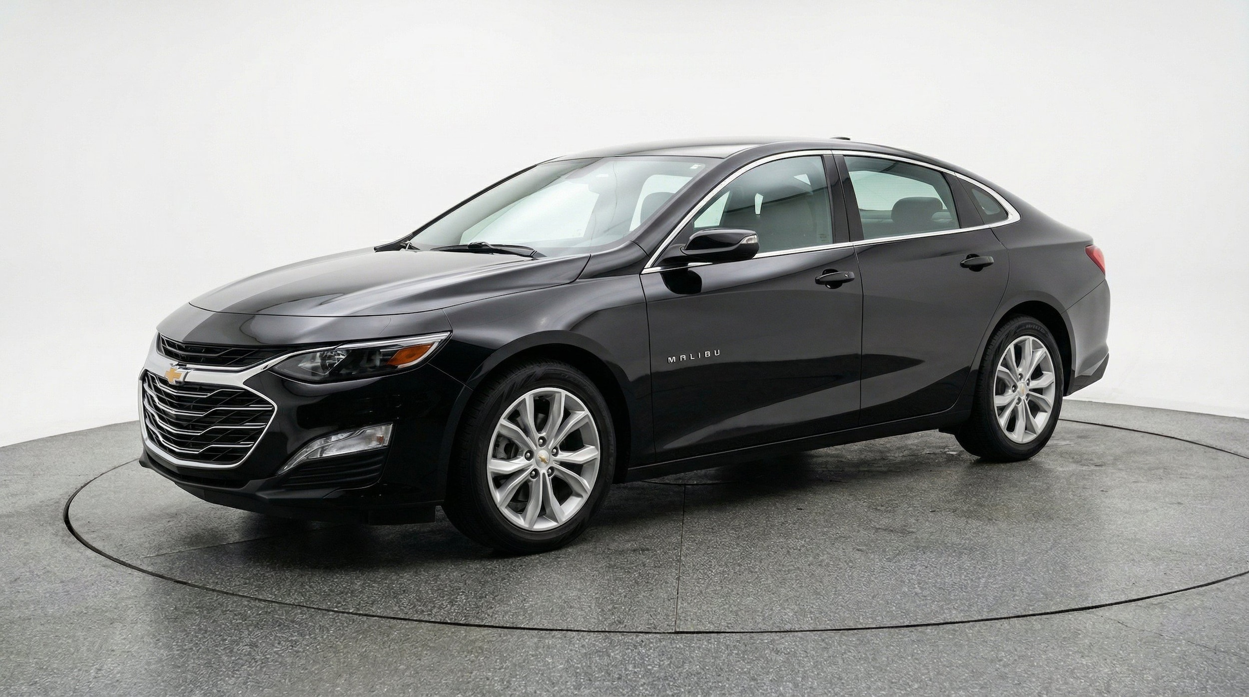 Thumbnail: 2024 Chevrolet Malibu - 3