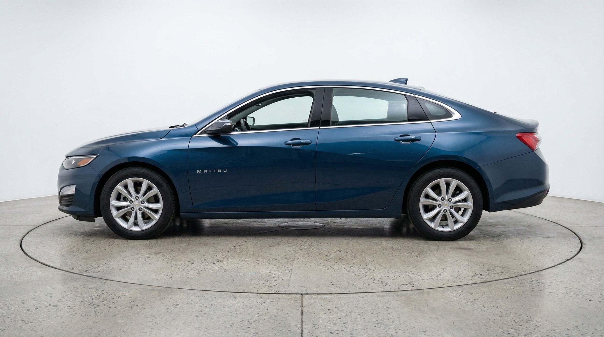 Thumbnail: 2024 Chevrolet Malibu - 5