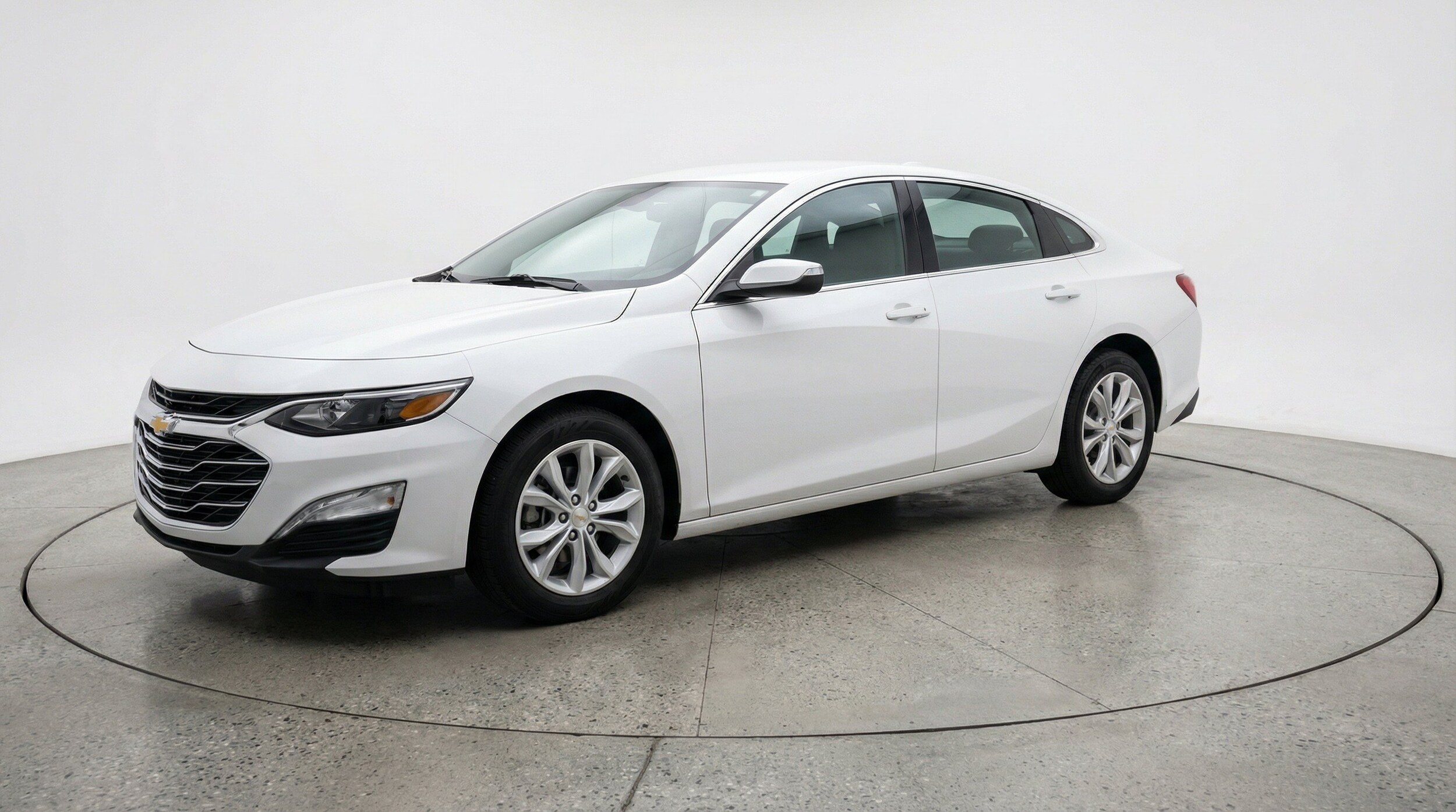 Thumbnail: 2024 Chevrolet Malibu - 3