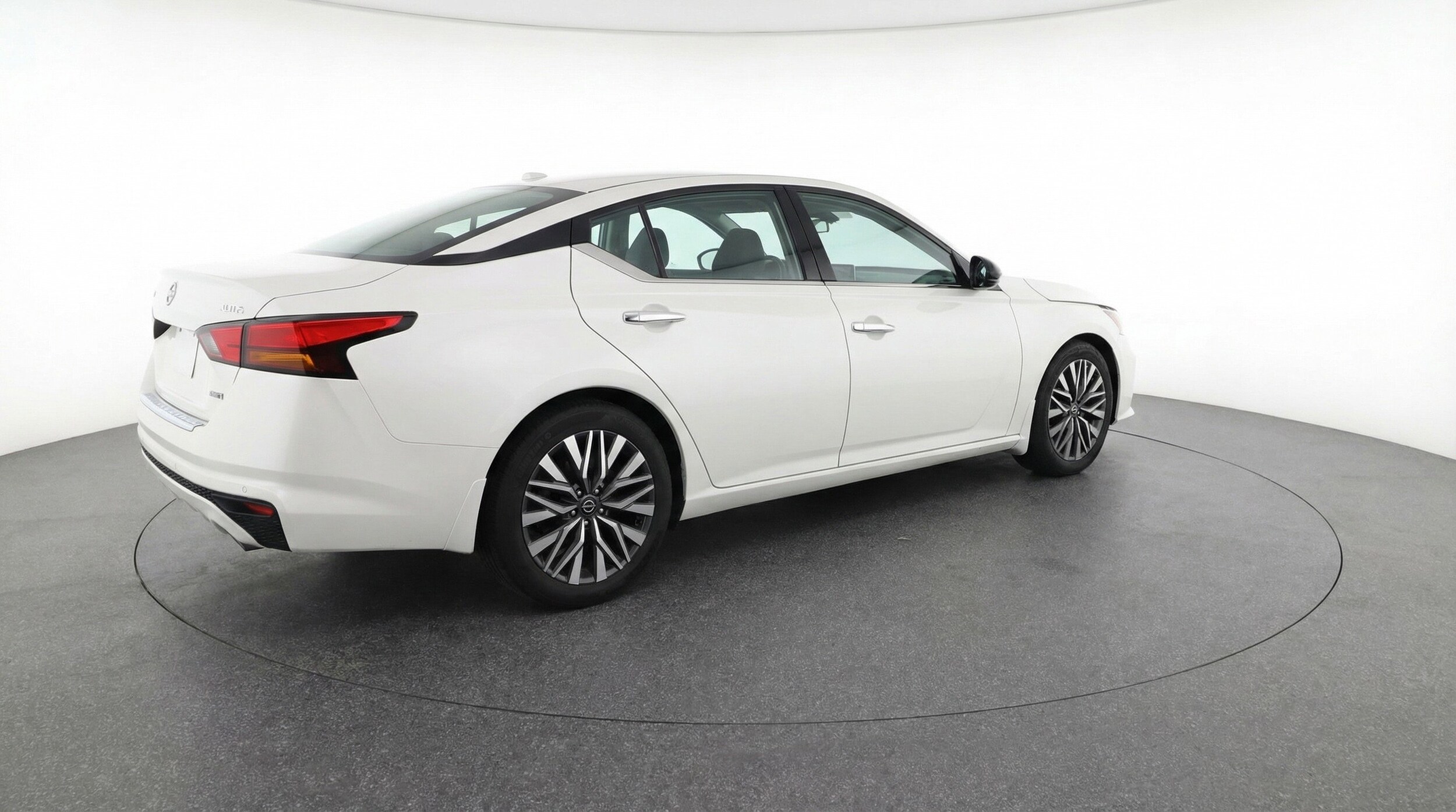 Thumbnail: 2025 Nissan Altima - 9