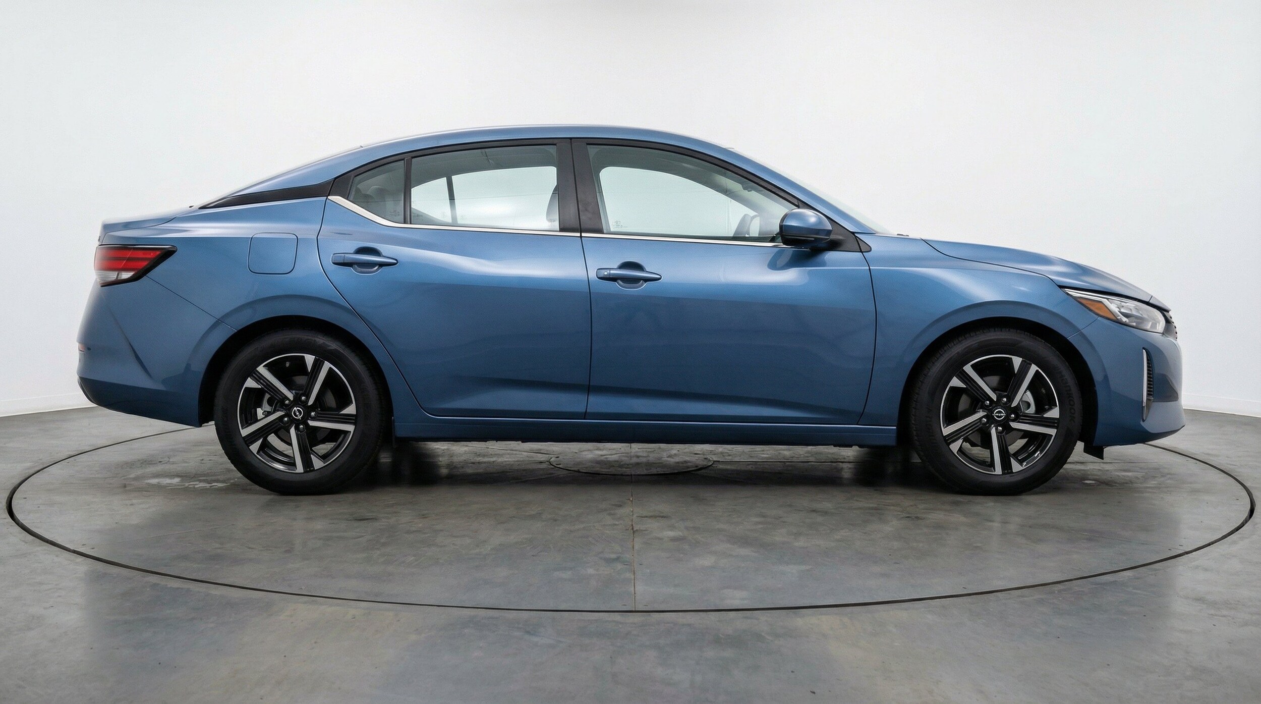 Thumbnail: 2025 Nissan Sentra - 11