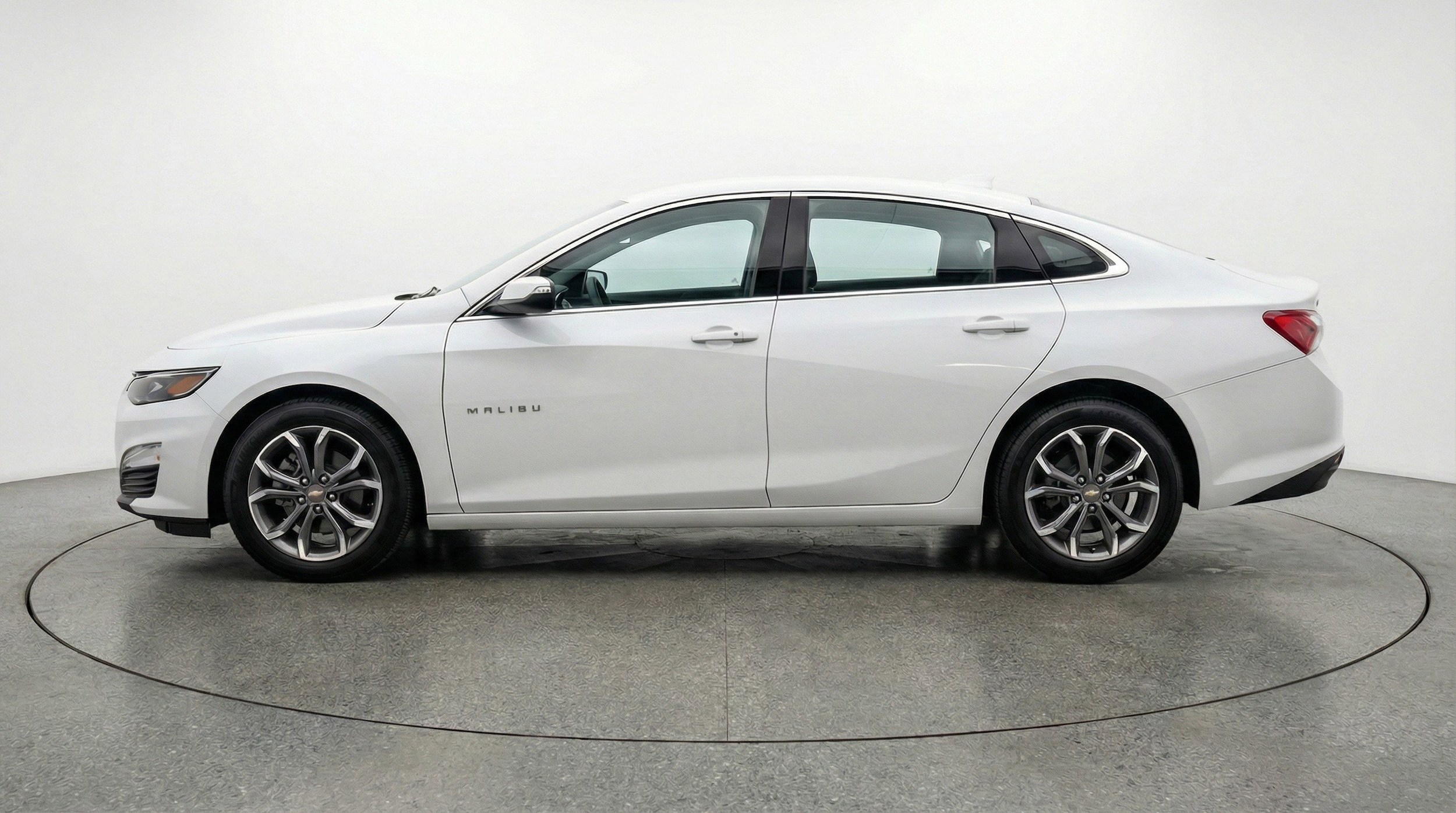 Thumbnail: 2024 Chevrolet Malibu - 5