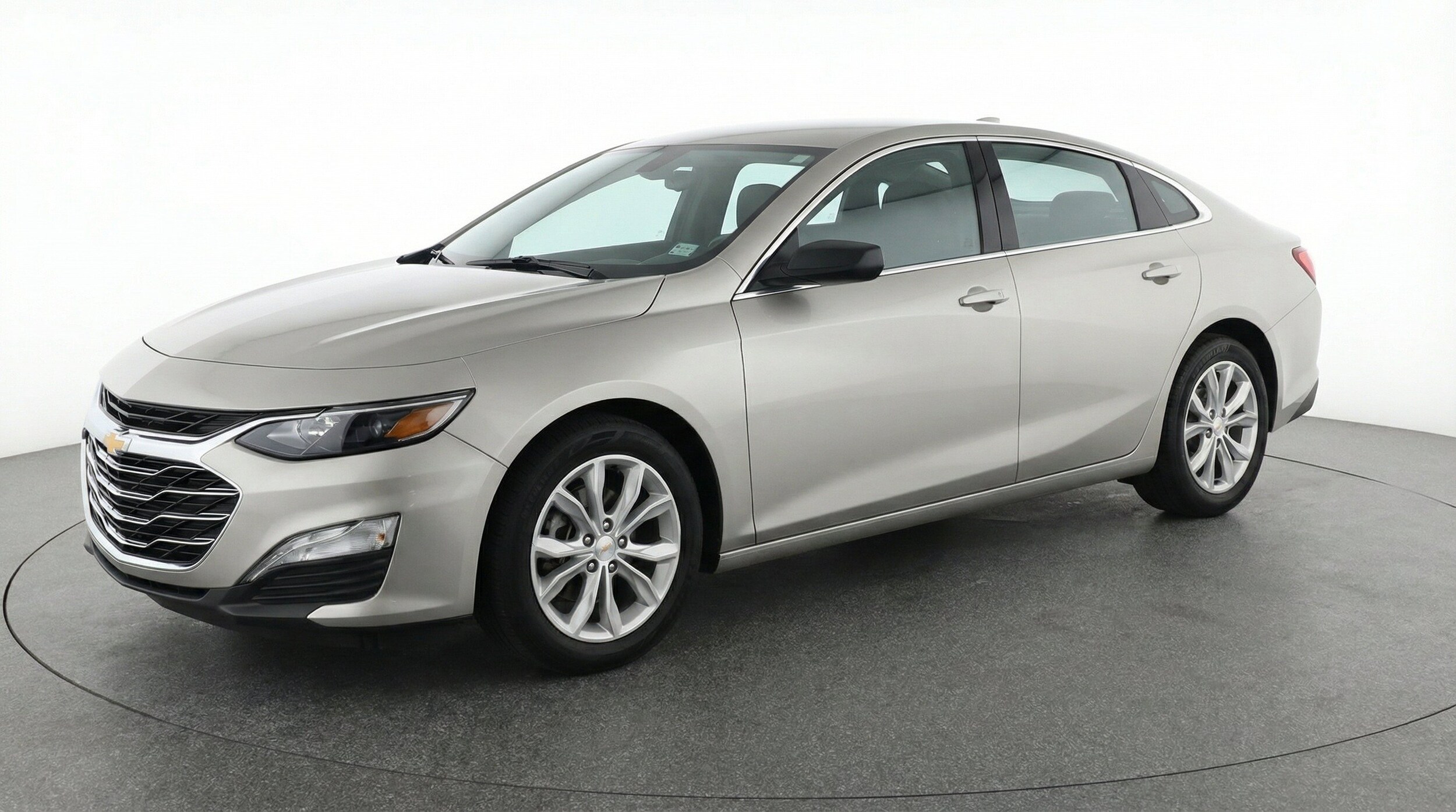 Thumbnail: 2024 Chevrolet Malibu - 3