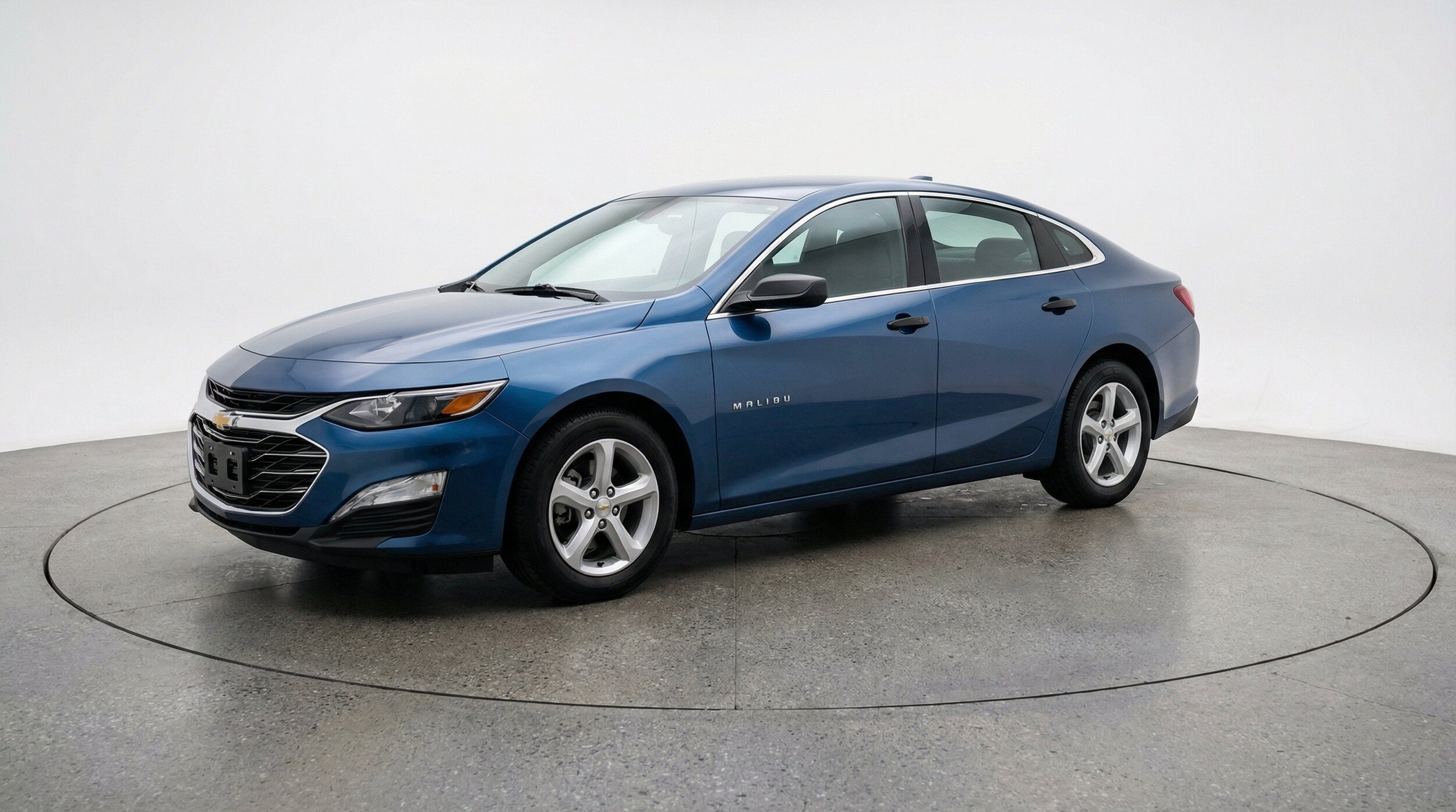 Thumbnail: 2024 Chevrolet Malibu - 3