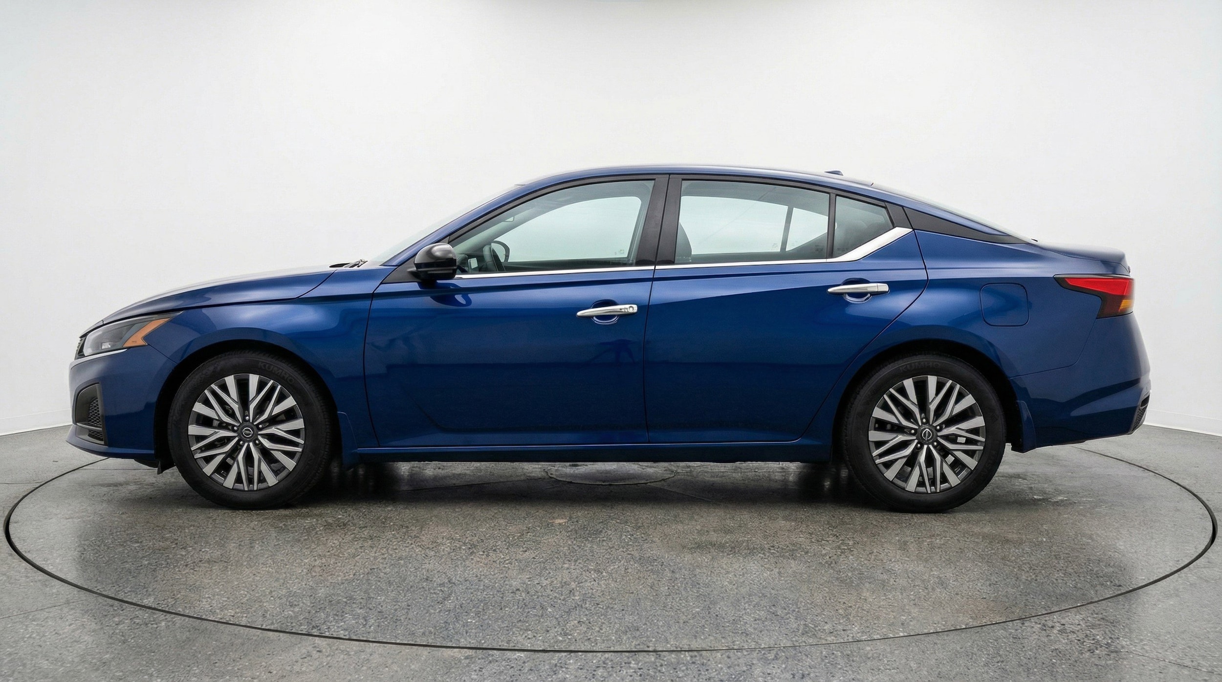 Thumbnail: 2025 Nissan Altima - 5