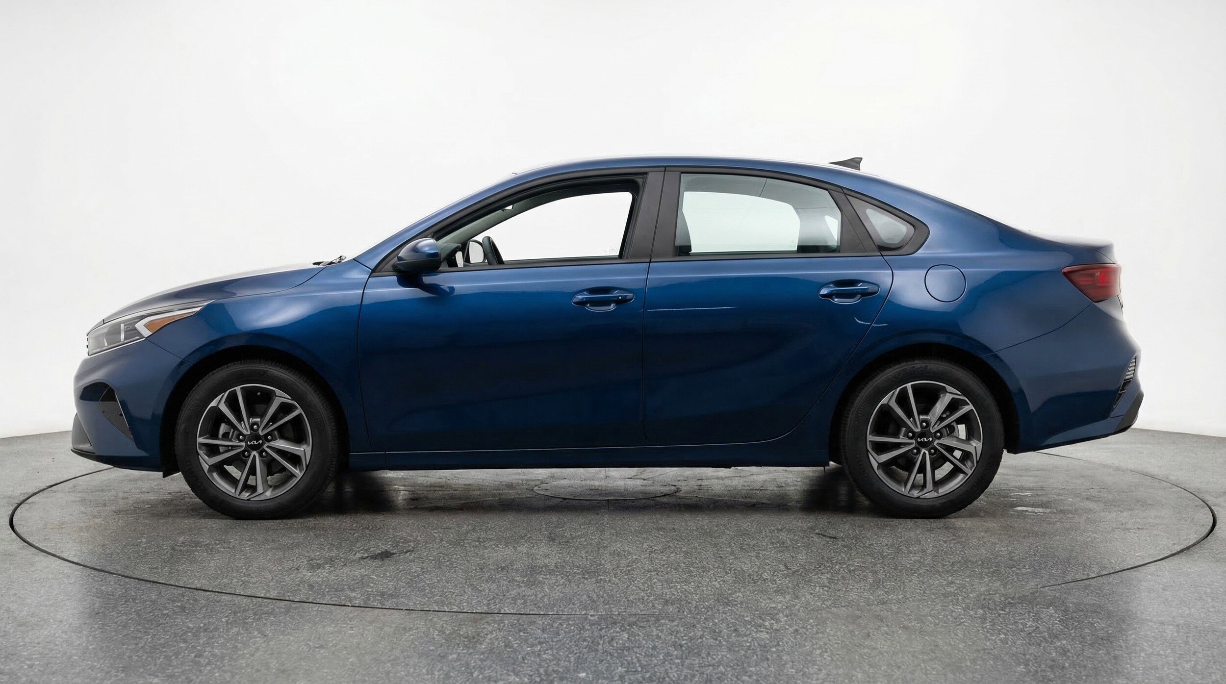 Thumbnail: 2024 Kia Forte - 5