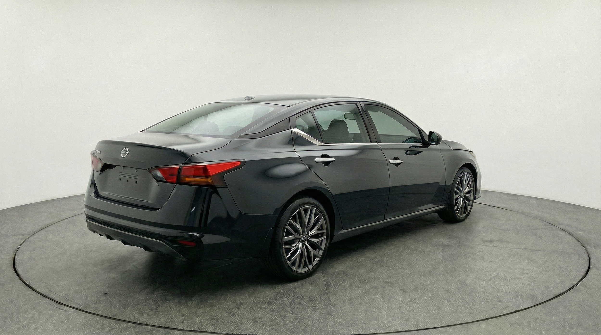 Thumbnail: 2025 Nissan Altima - 9