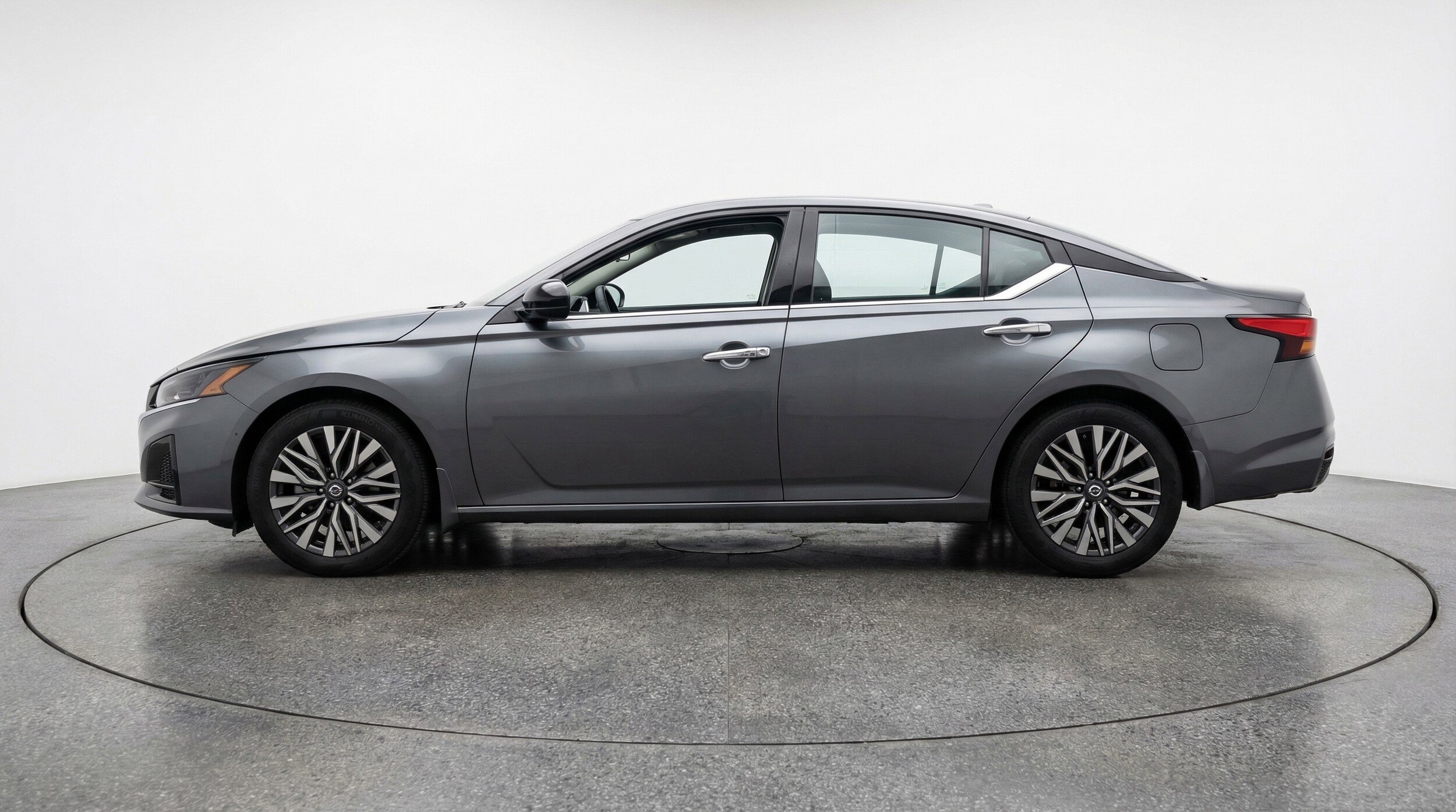 Thumbnail: 2025 Nissan Altima - 5