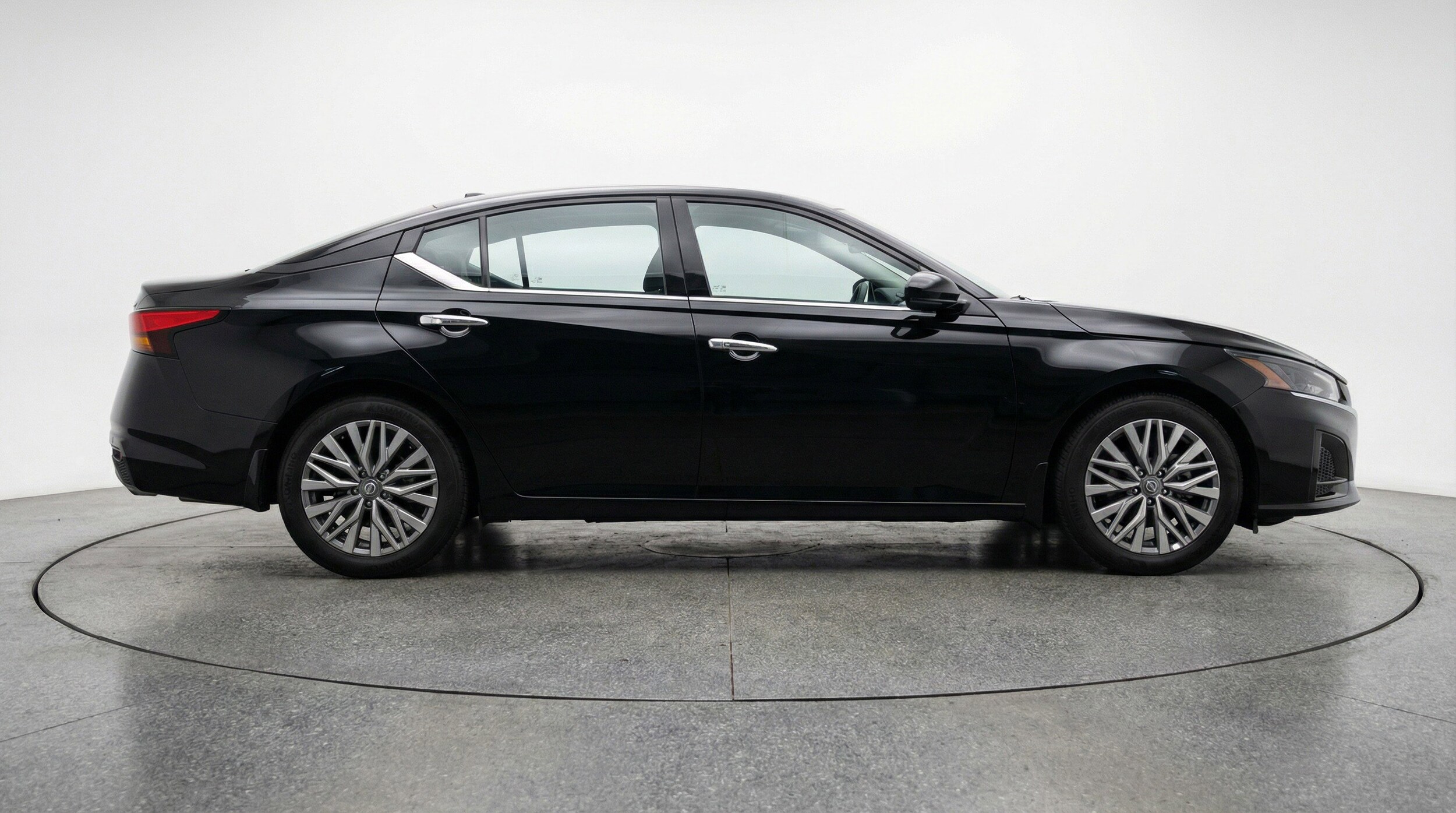 Thumbnail: 2025 Nissan Altima - 11
