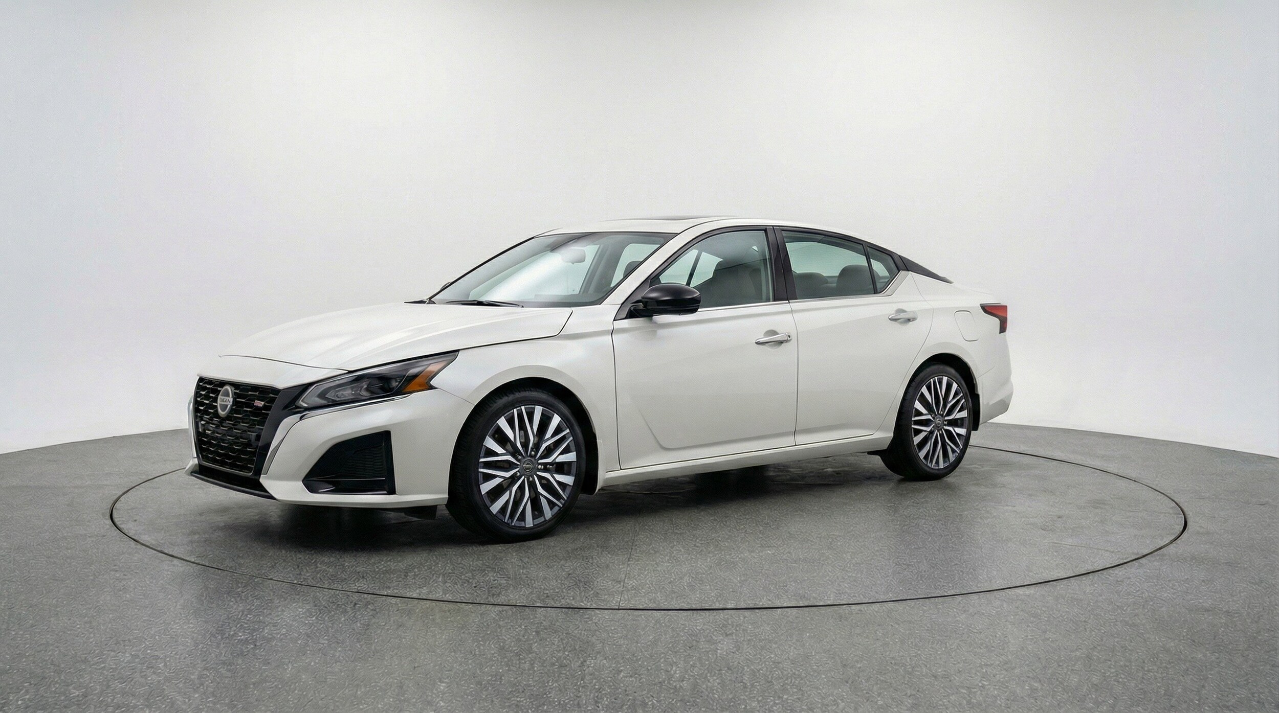 Thumbnail: 2025 Nissan Altima - 3