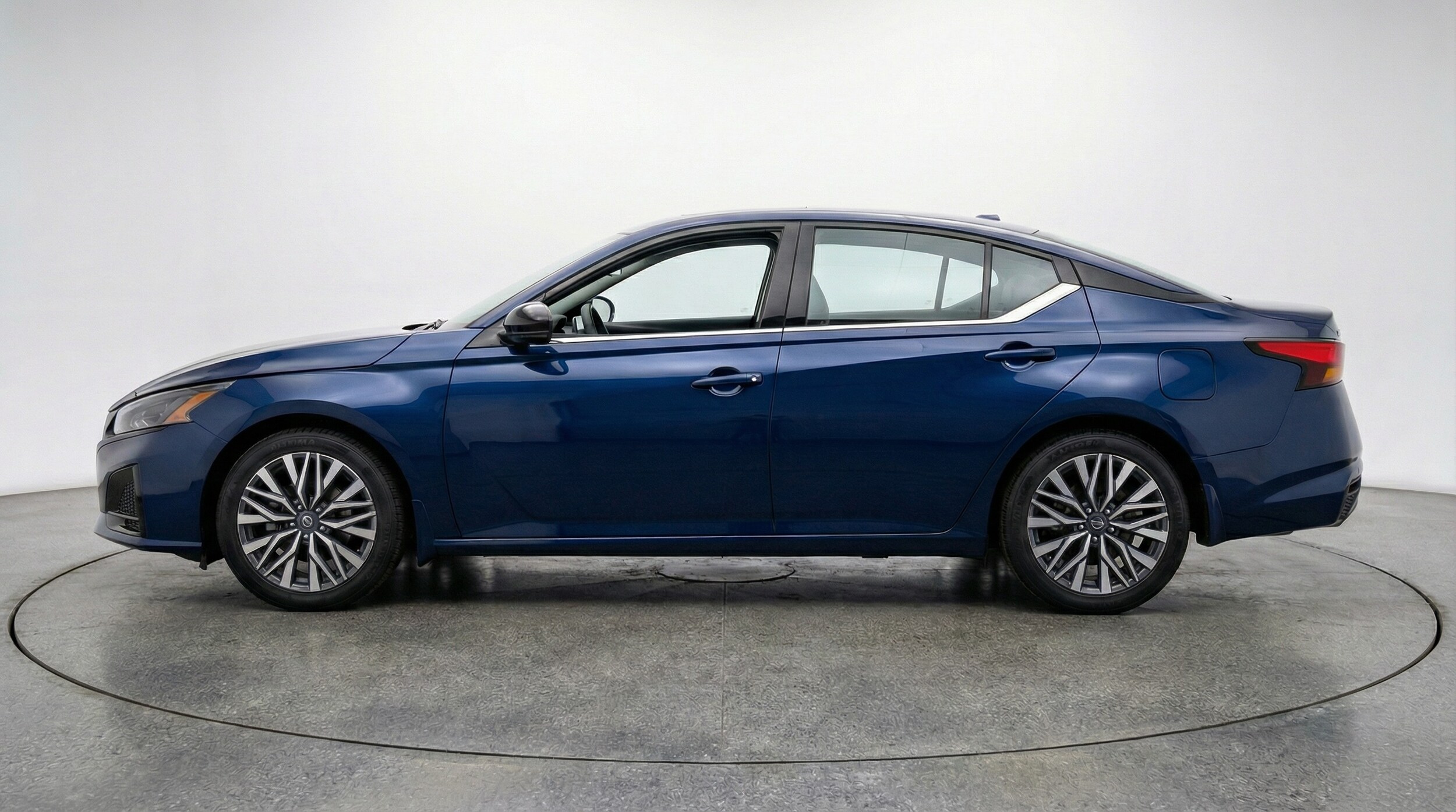 Thumbnail: 2025 Nissan Altima - 4