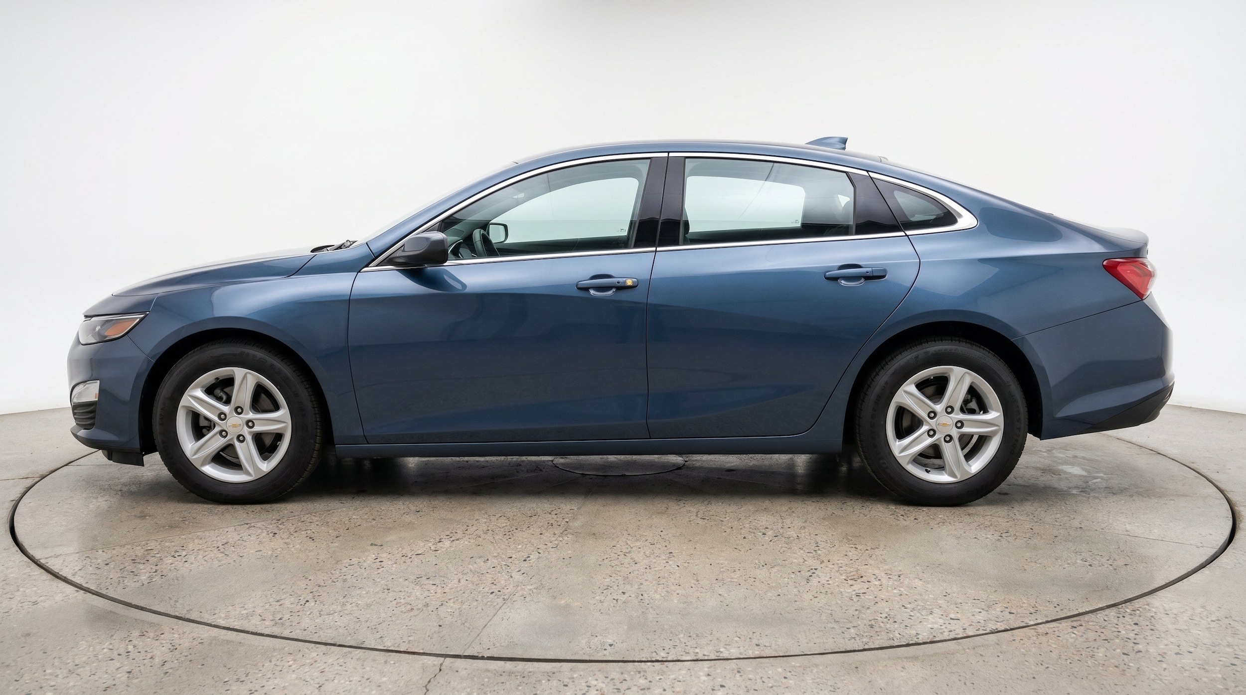Thumbnail: 2024 Chevrolet Malibu - 5