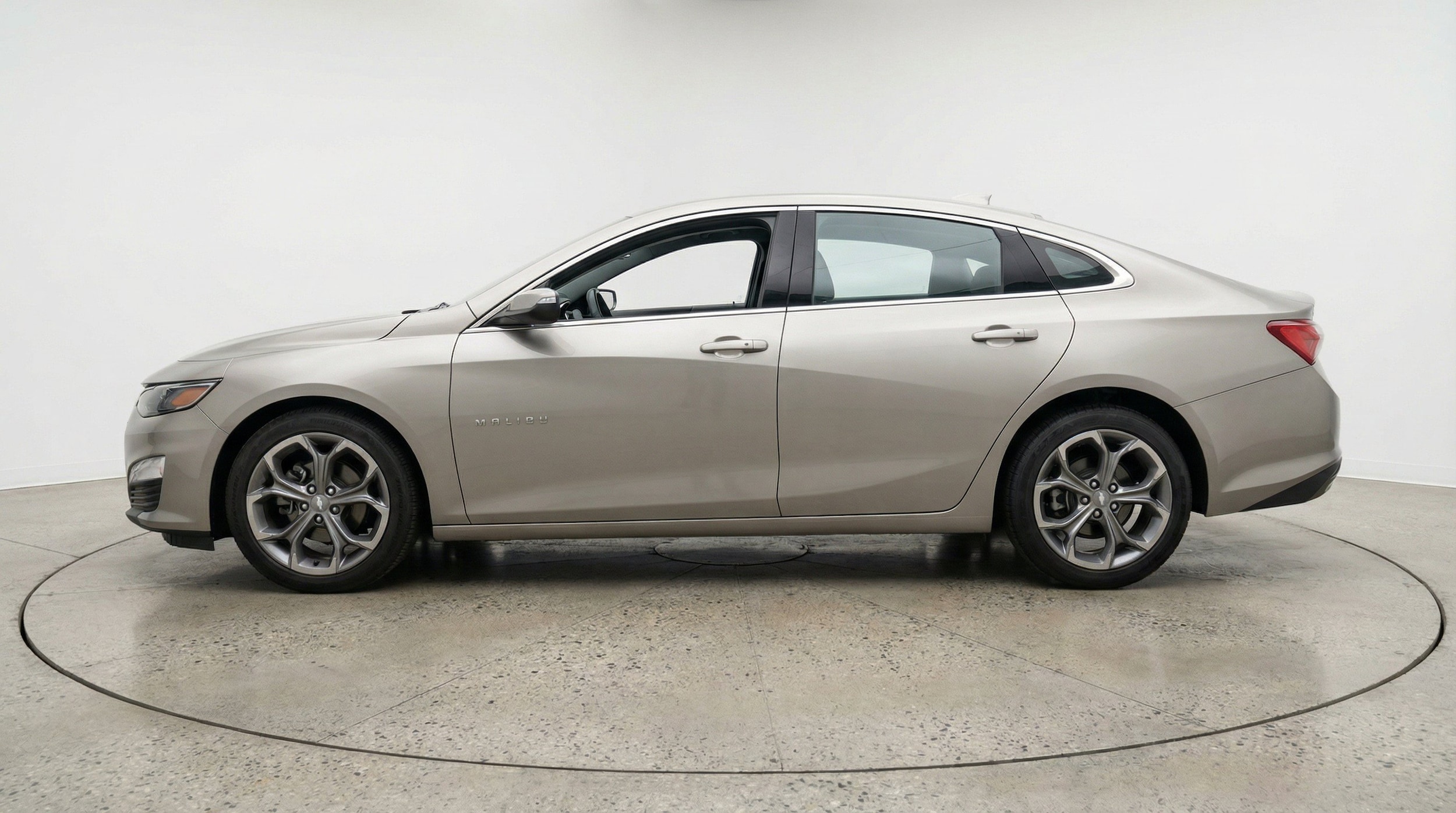 Thumbnail: 2024 Chevrolet Malibu - 5