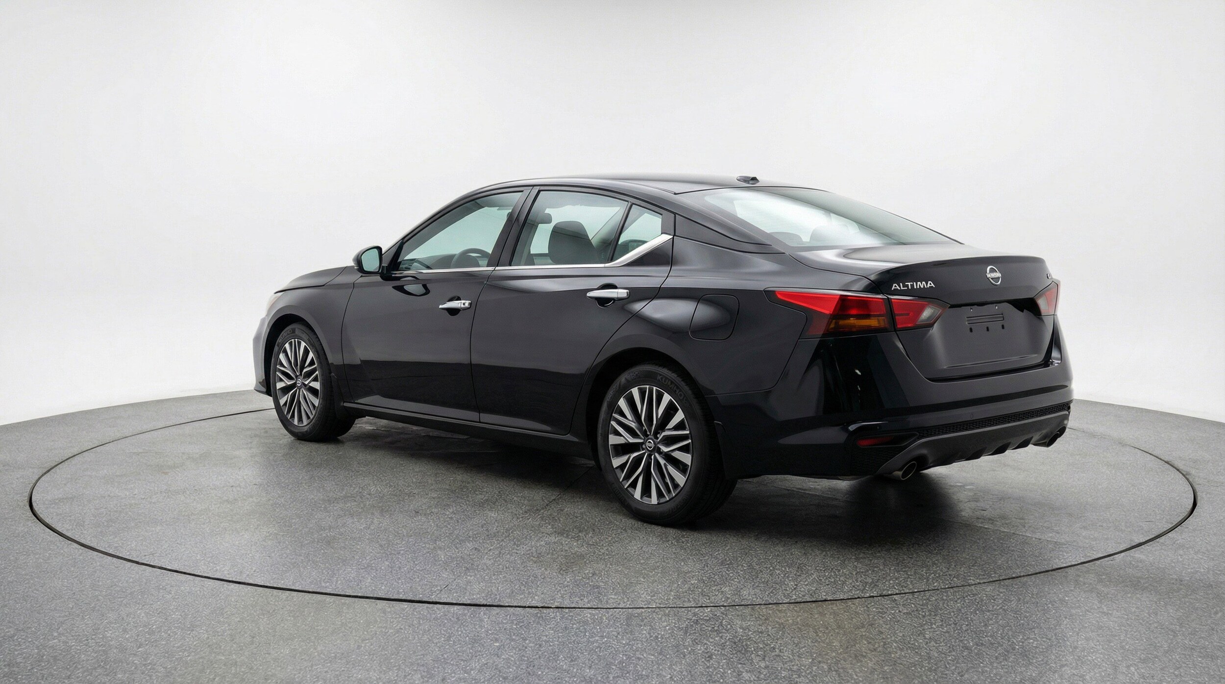 Thumbnail: 2025 Nissan Altima - 6