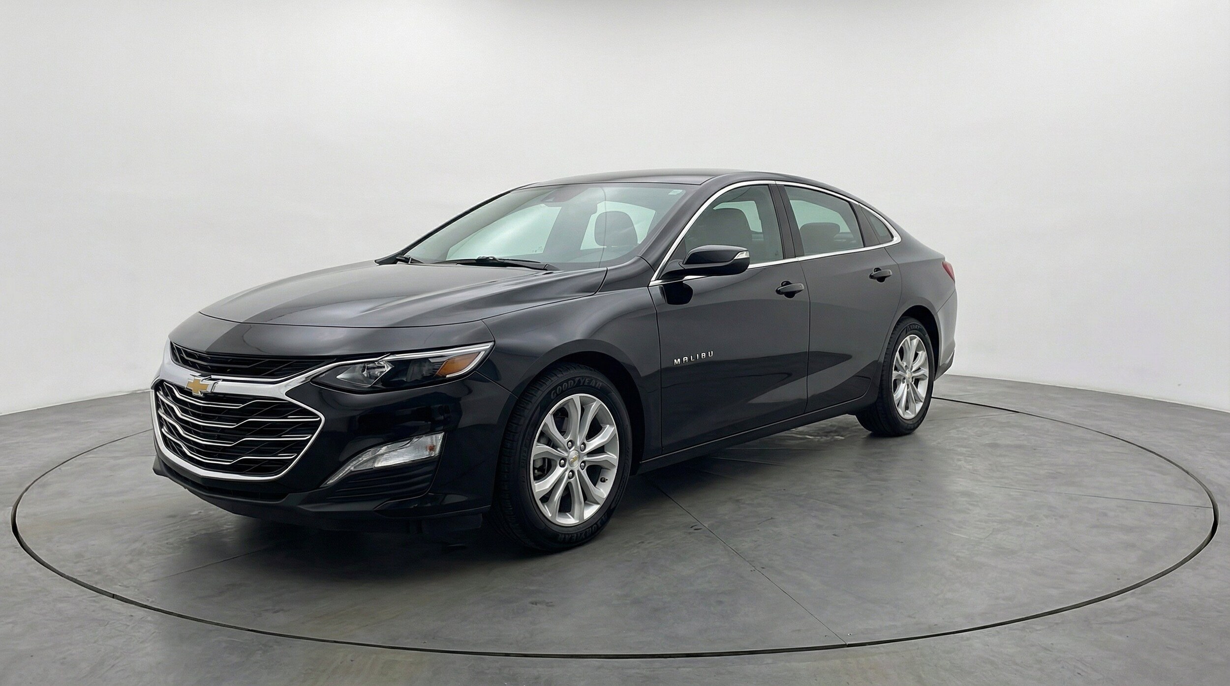 Thumbnail: 2024 Chevrolet Malibu - 3