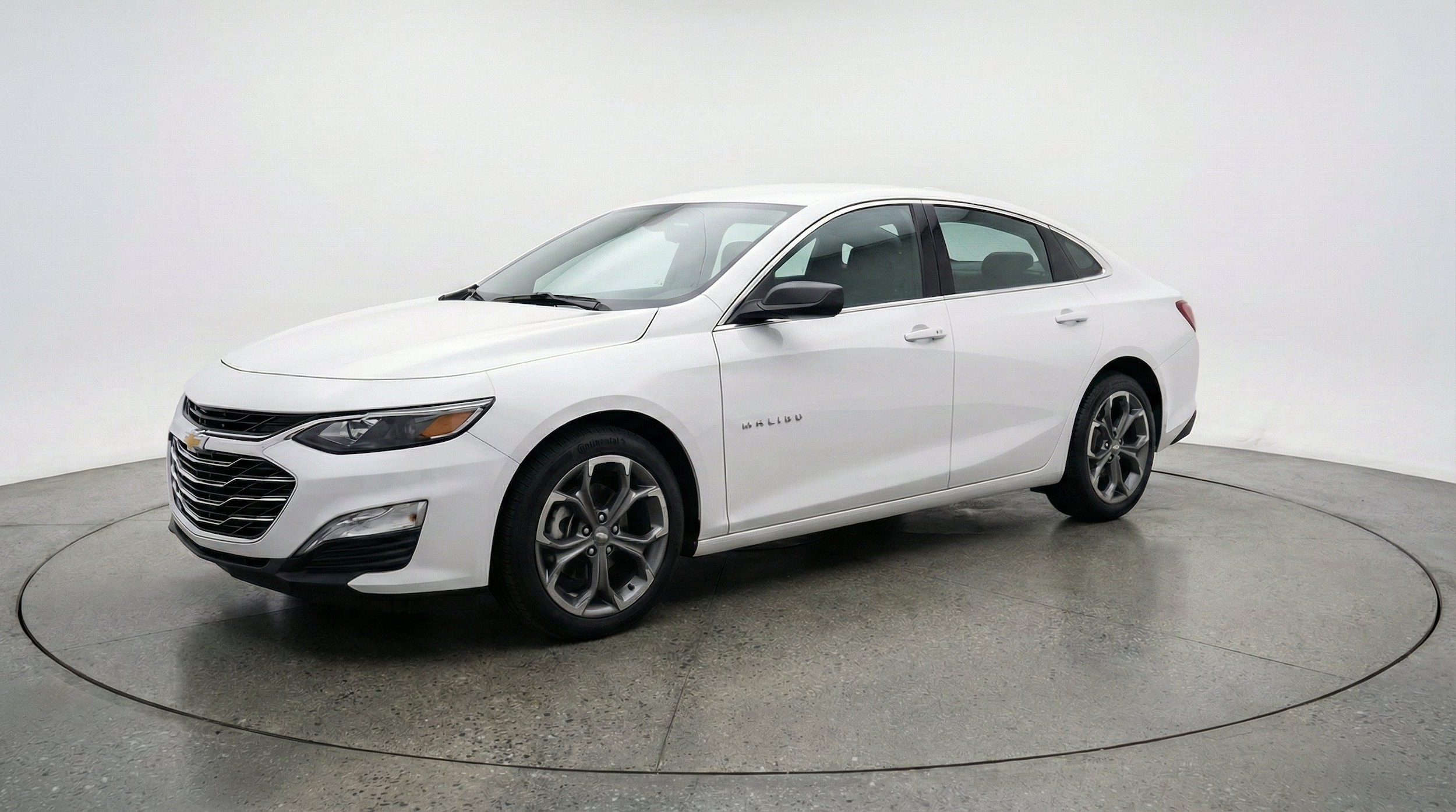 Thumbnail: 2024 Chevrolet Malibu - 3