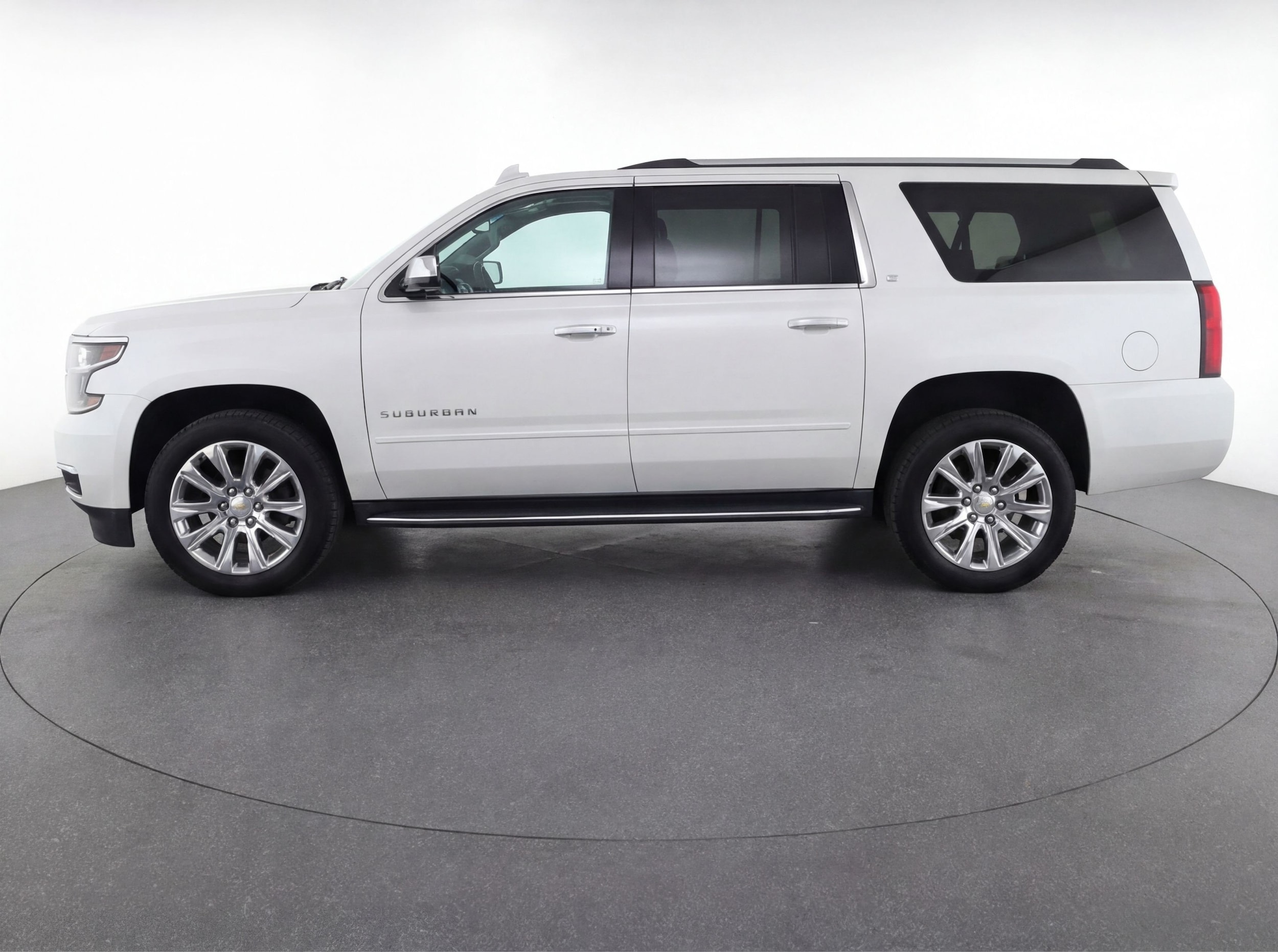 Thumbnail: 2023 Chevrolet Suburban - 5