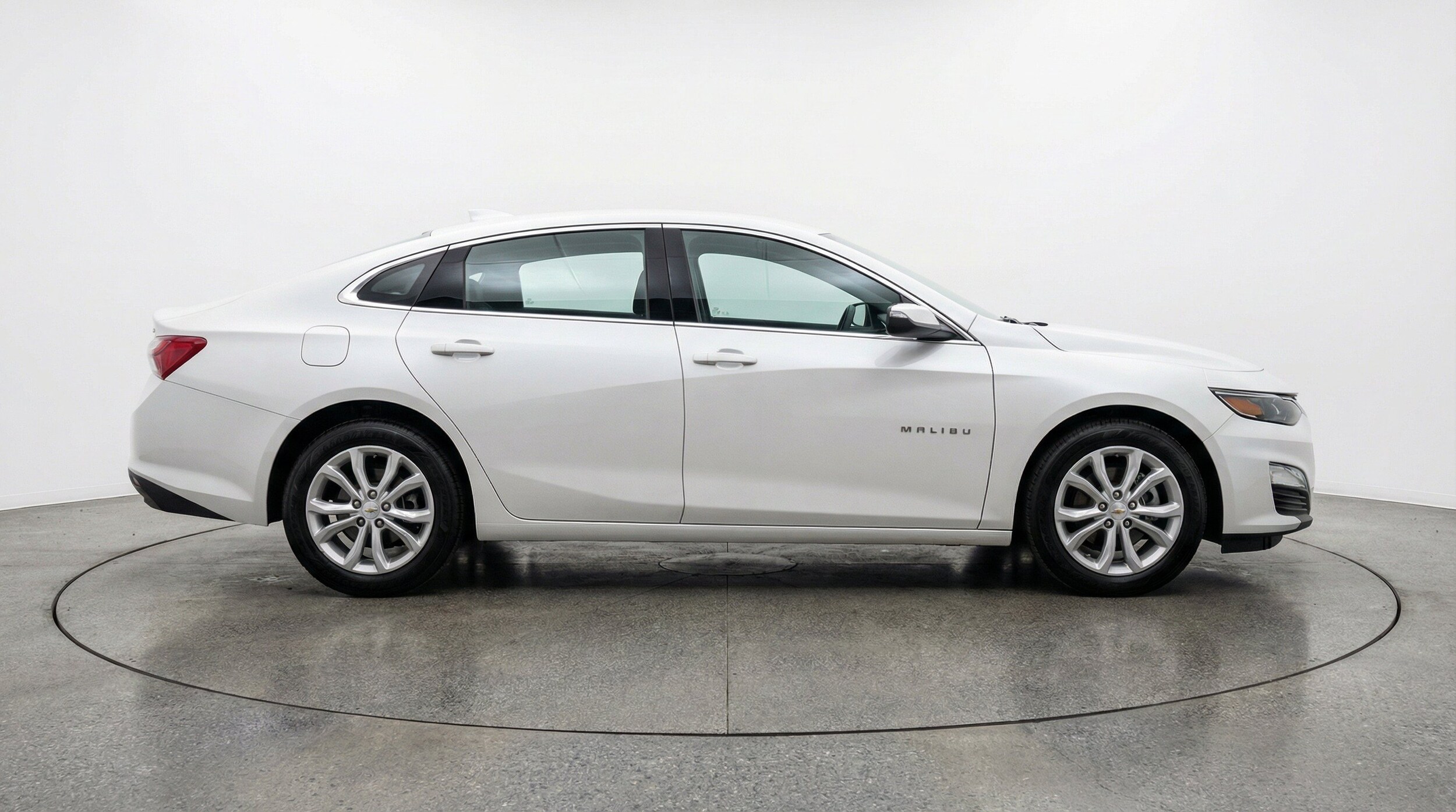 Thumbnail: 2024 Chevrolet Malibu - 11
