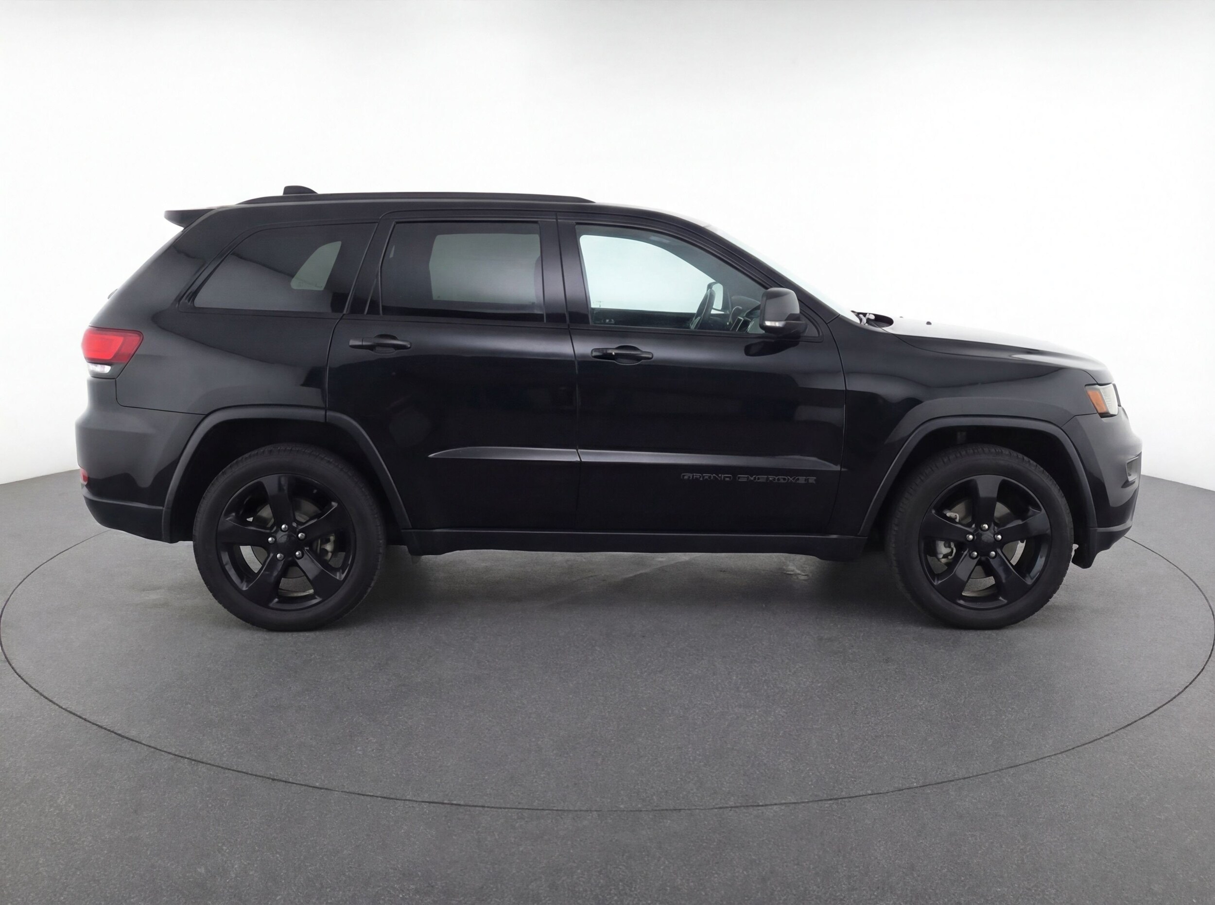 Thumbnail: 2023 Jeep Grand Cherokee - 10